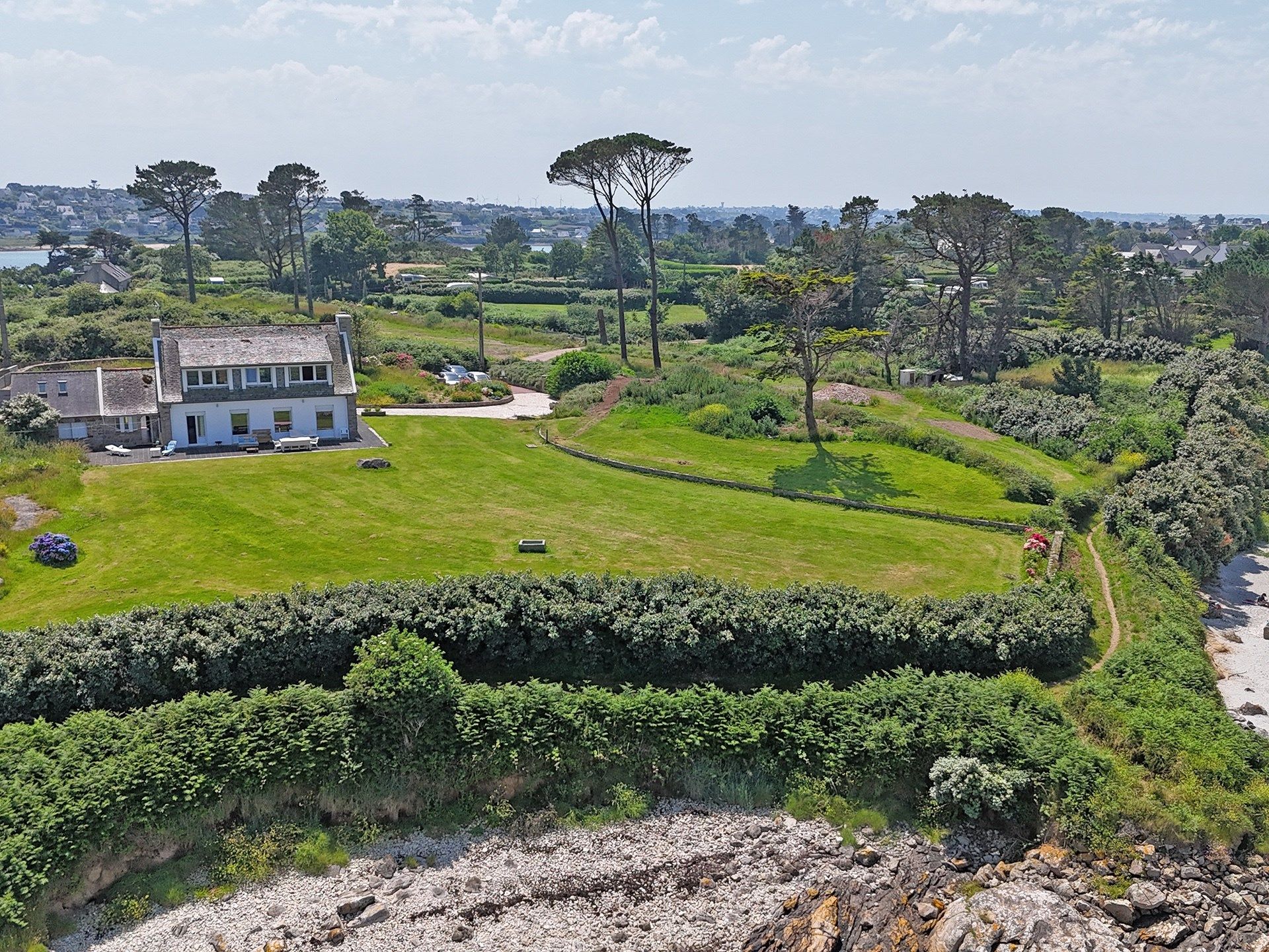 luxury house 10 Rooms for sale on LANDEDA (29870)