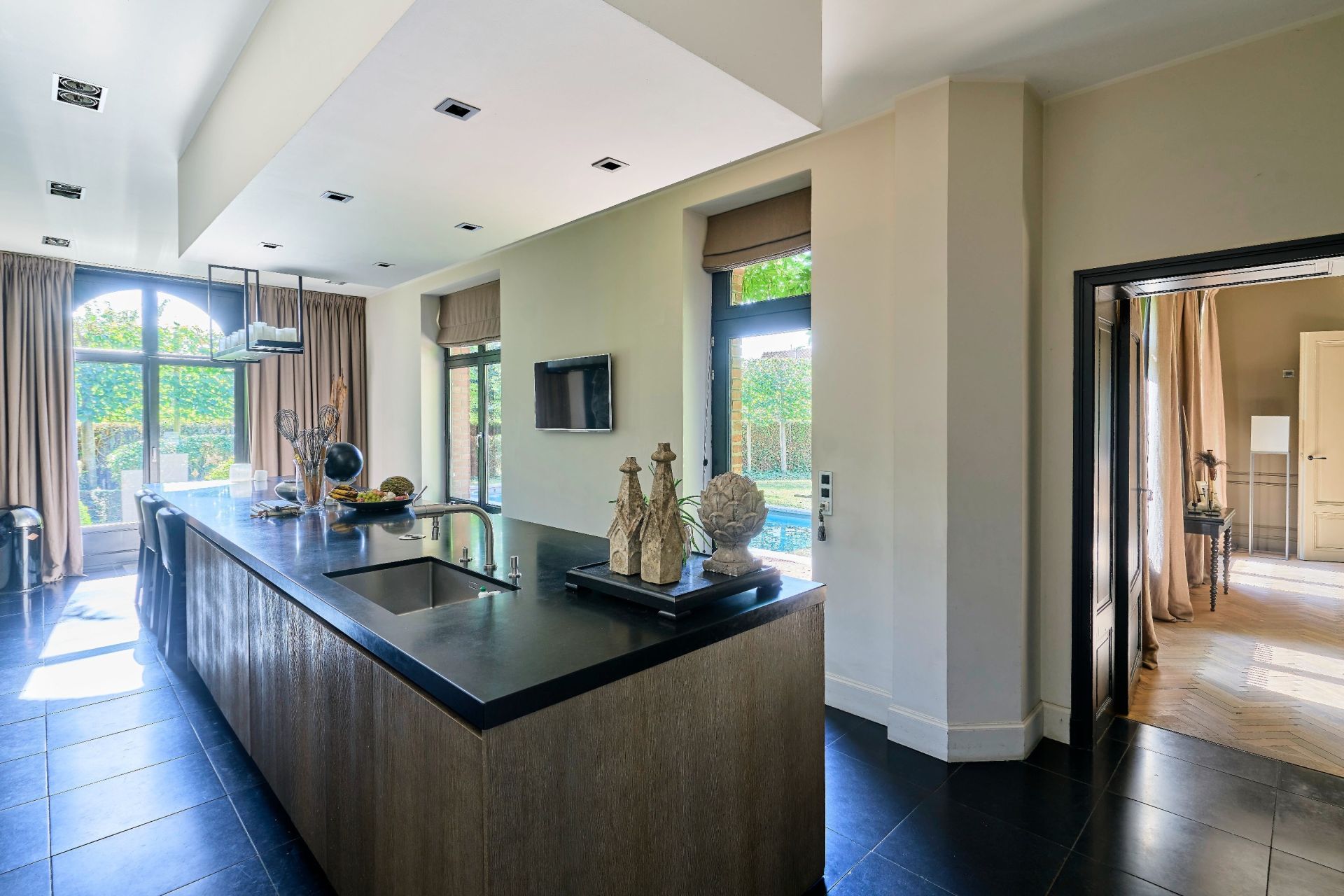 luxury house 11 Rooms for sale on WASQUEHAL (59290)