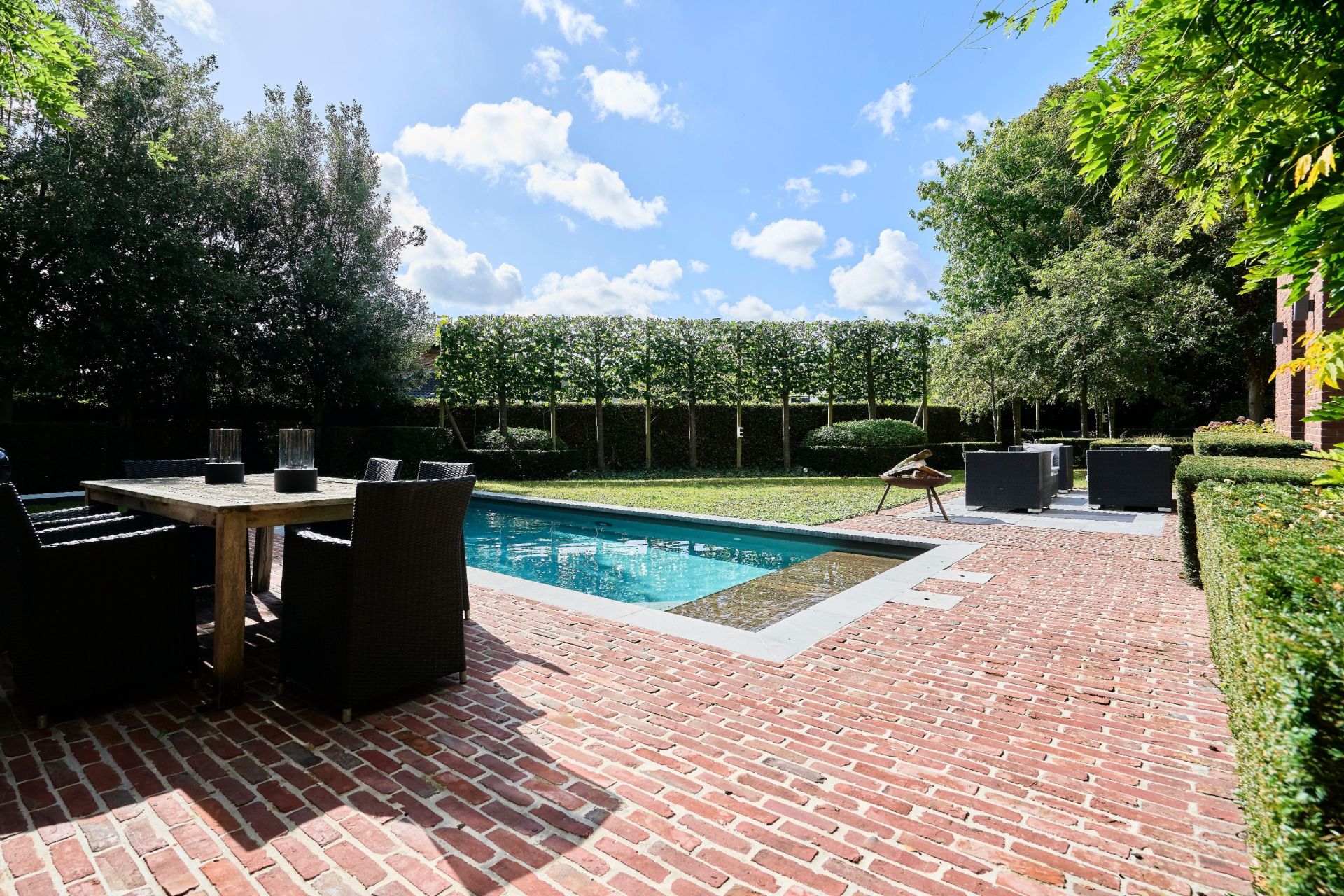 luxury house 11 Rooms for sale on WASQUEHAL (59290)