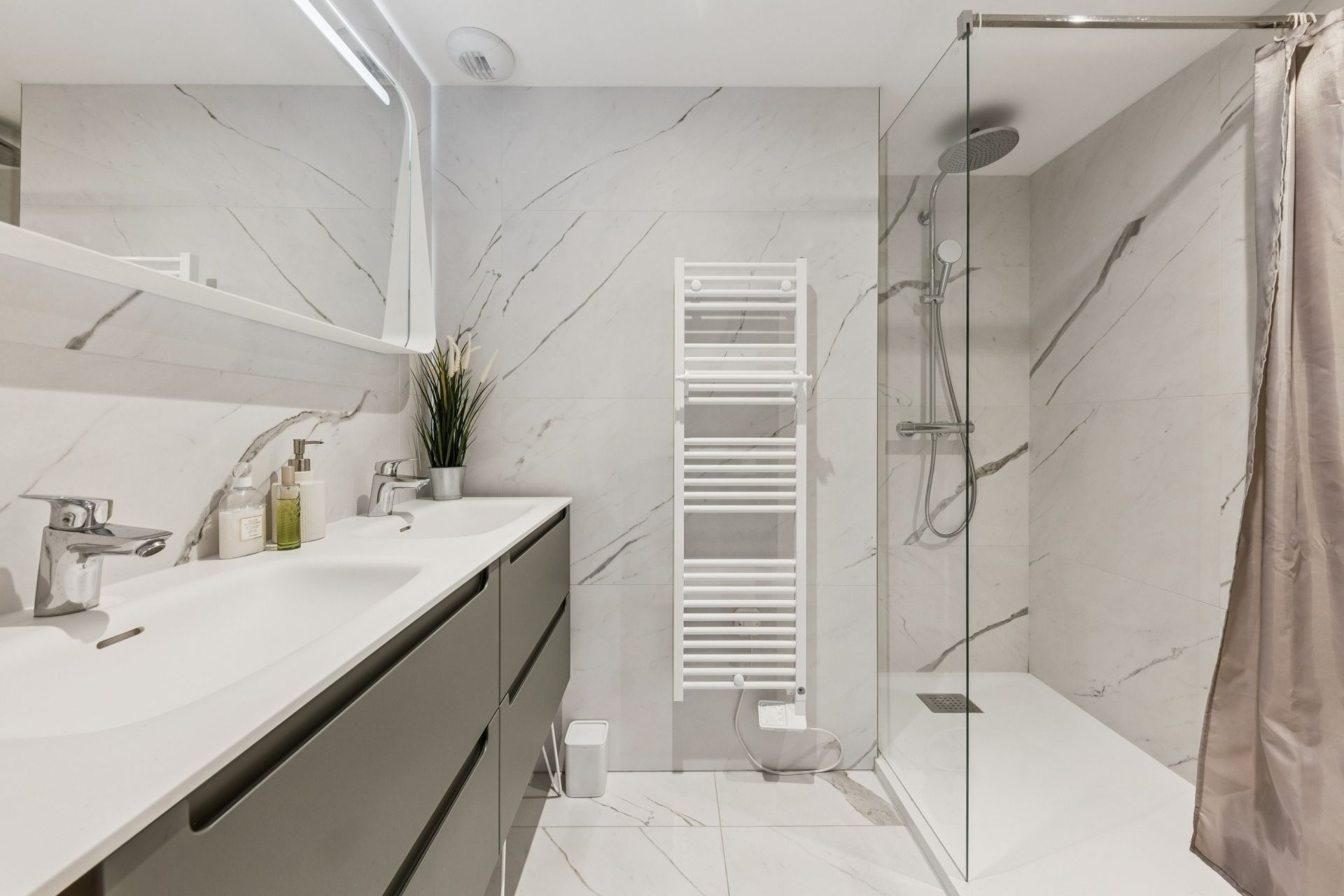 luxury apartment 3 Rooms for sale on PARIS (75016)