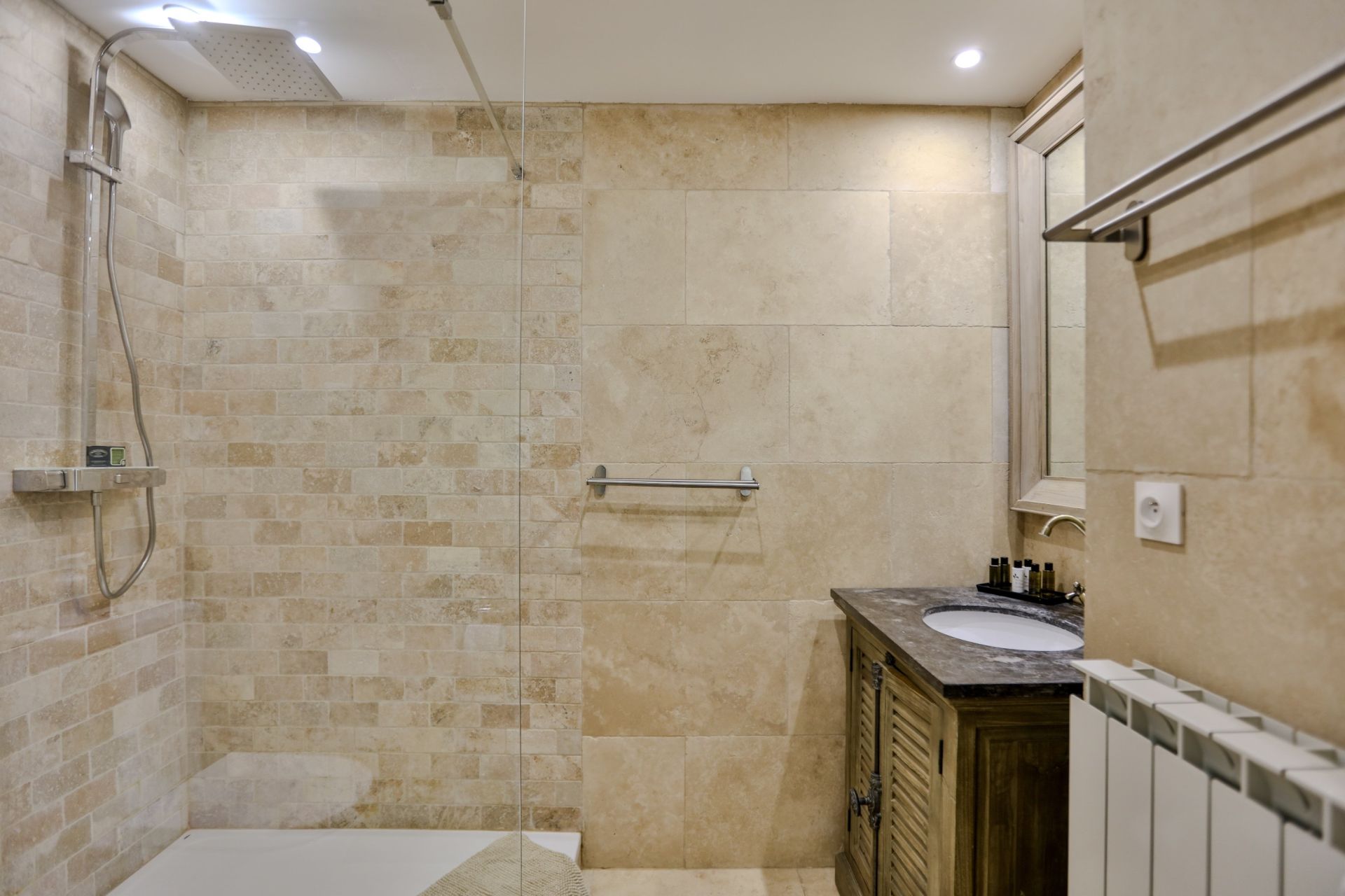 propriété de luxe 10 Pièces en vente sur MURS (84220)