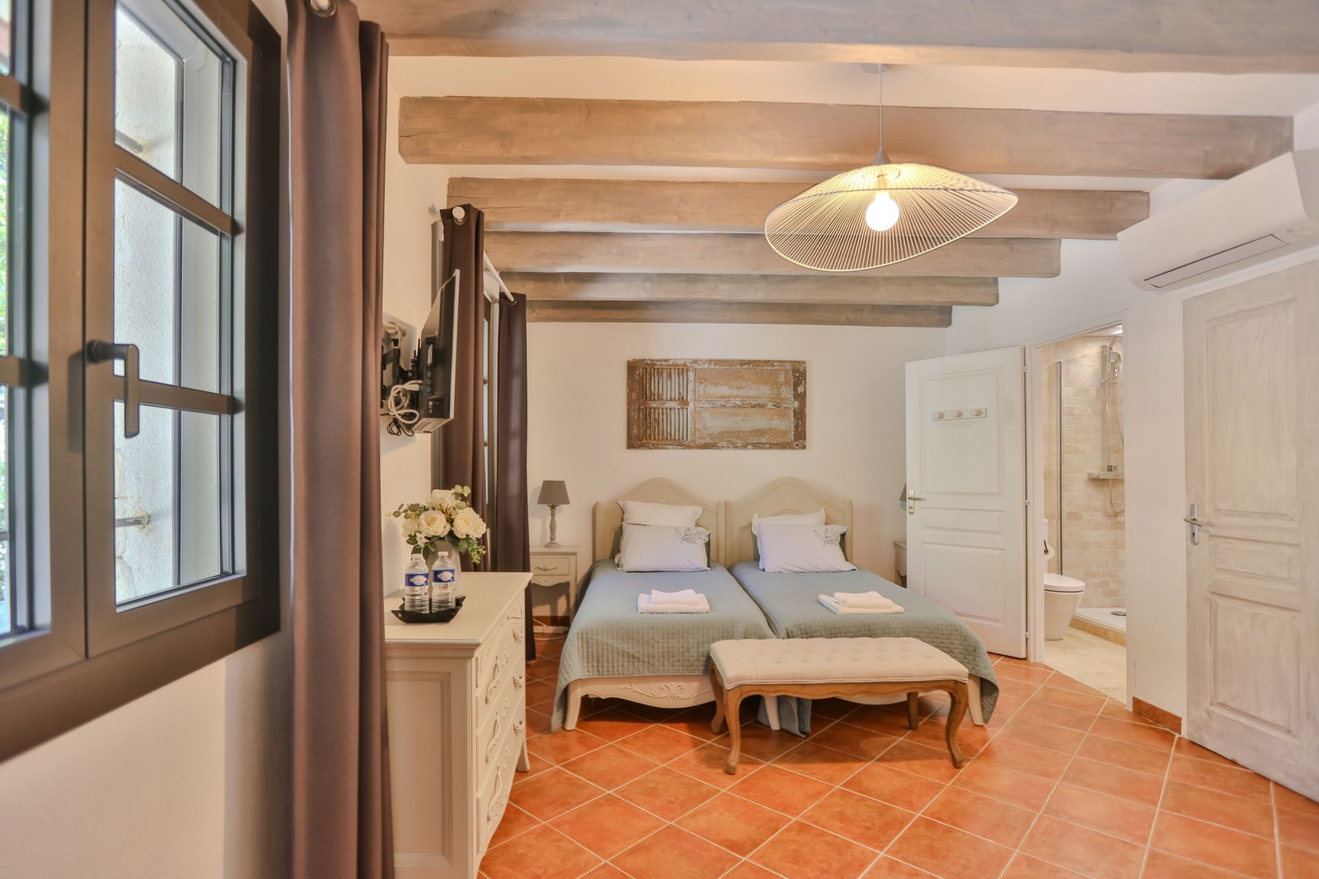 luxury property 10 Rooms for sale on MURS (84220)