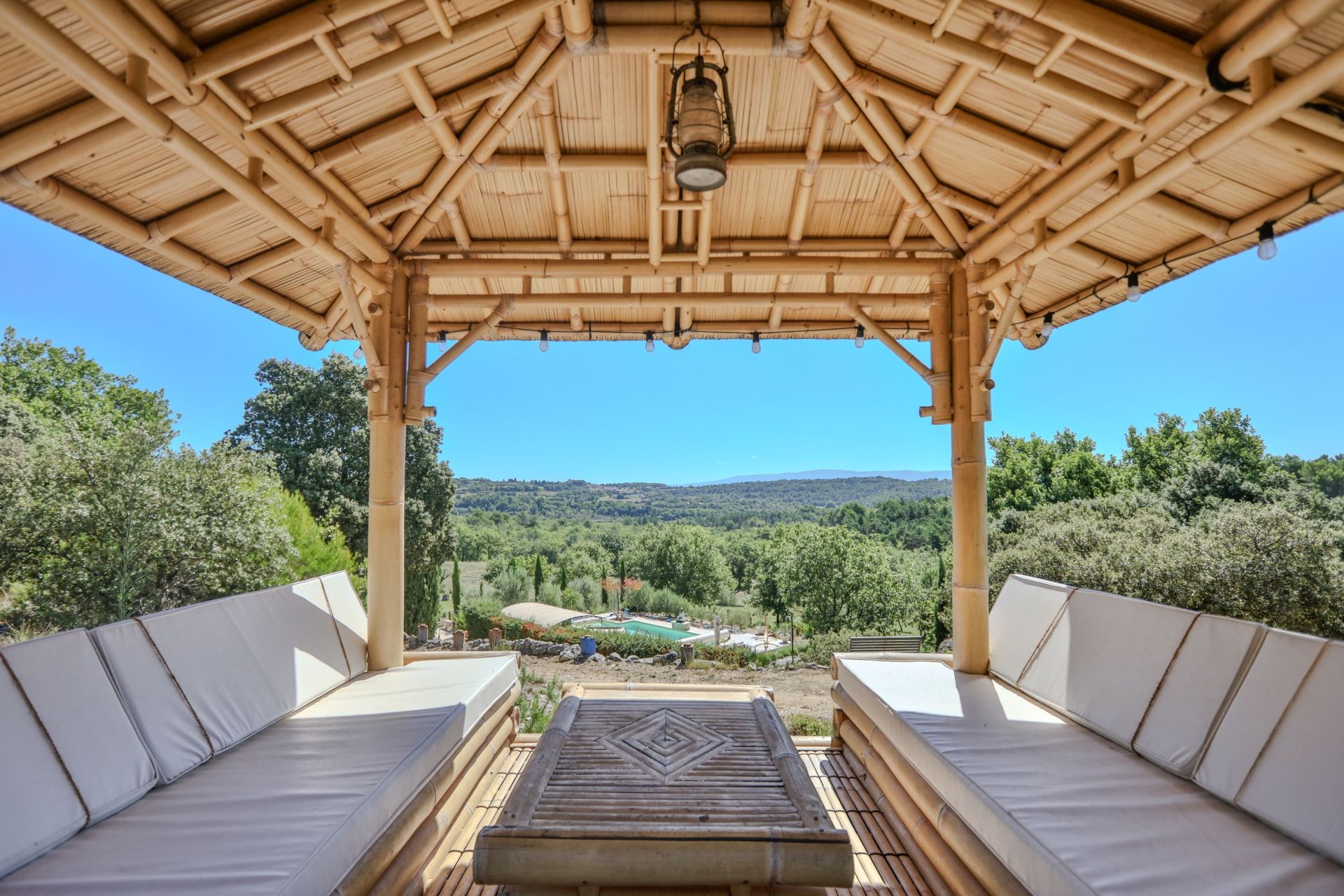 luxury property 10 Rooms for sale on MURS (84220)