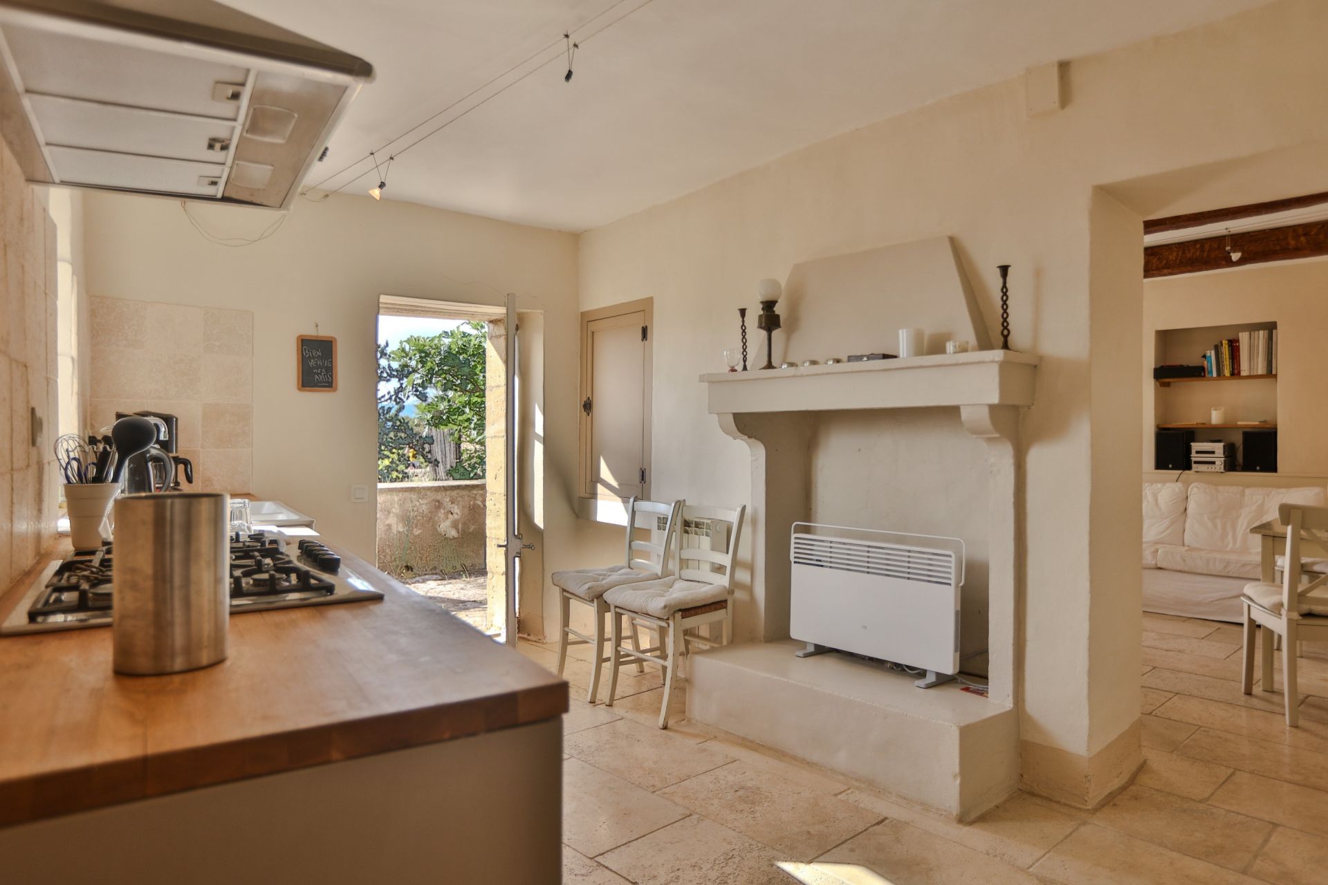 luxury house 4 Rooms for sale on GORDES (84220)