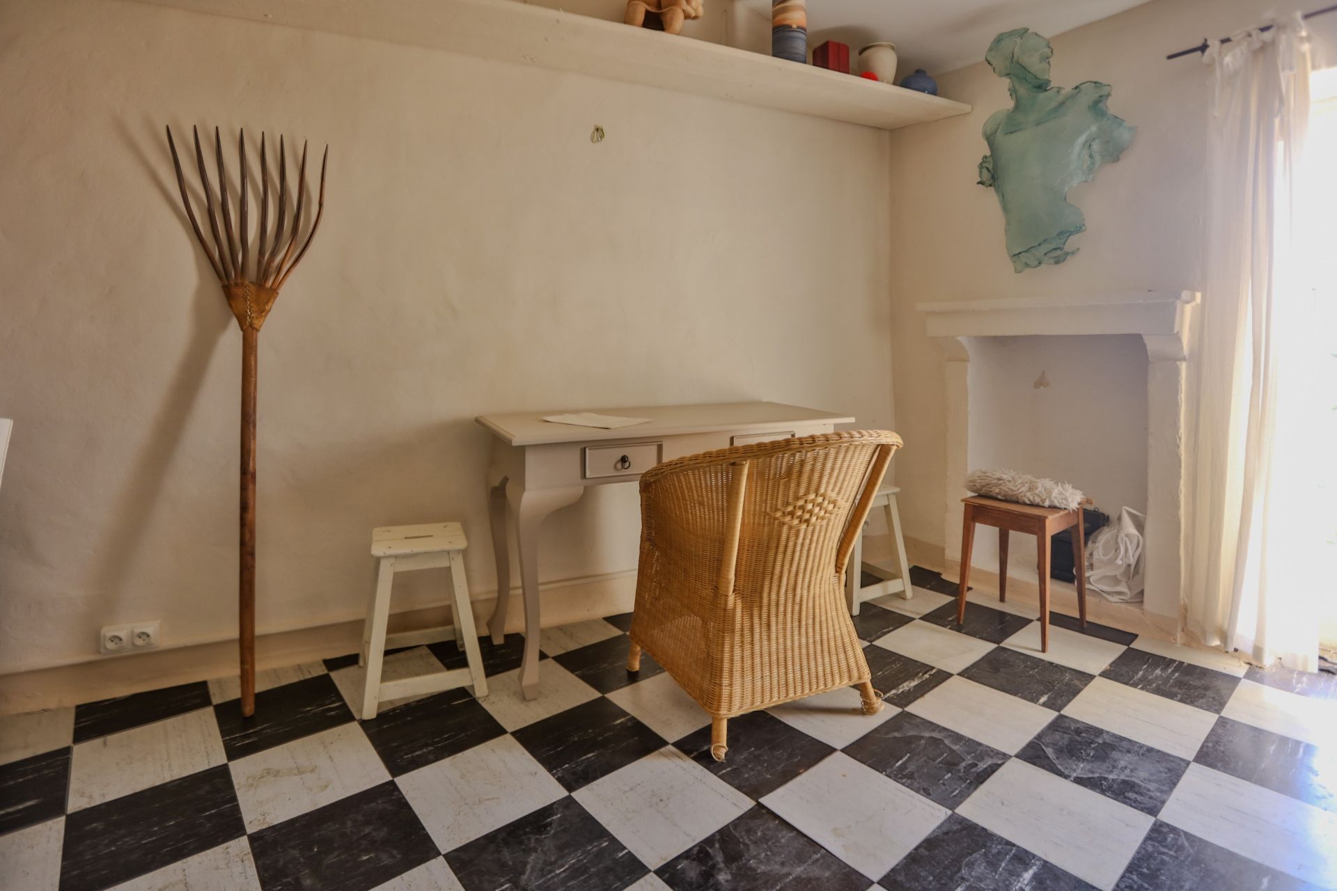 luxury house 4 Rooms for sale on GORDES (84220)