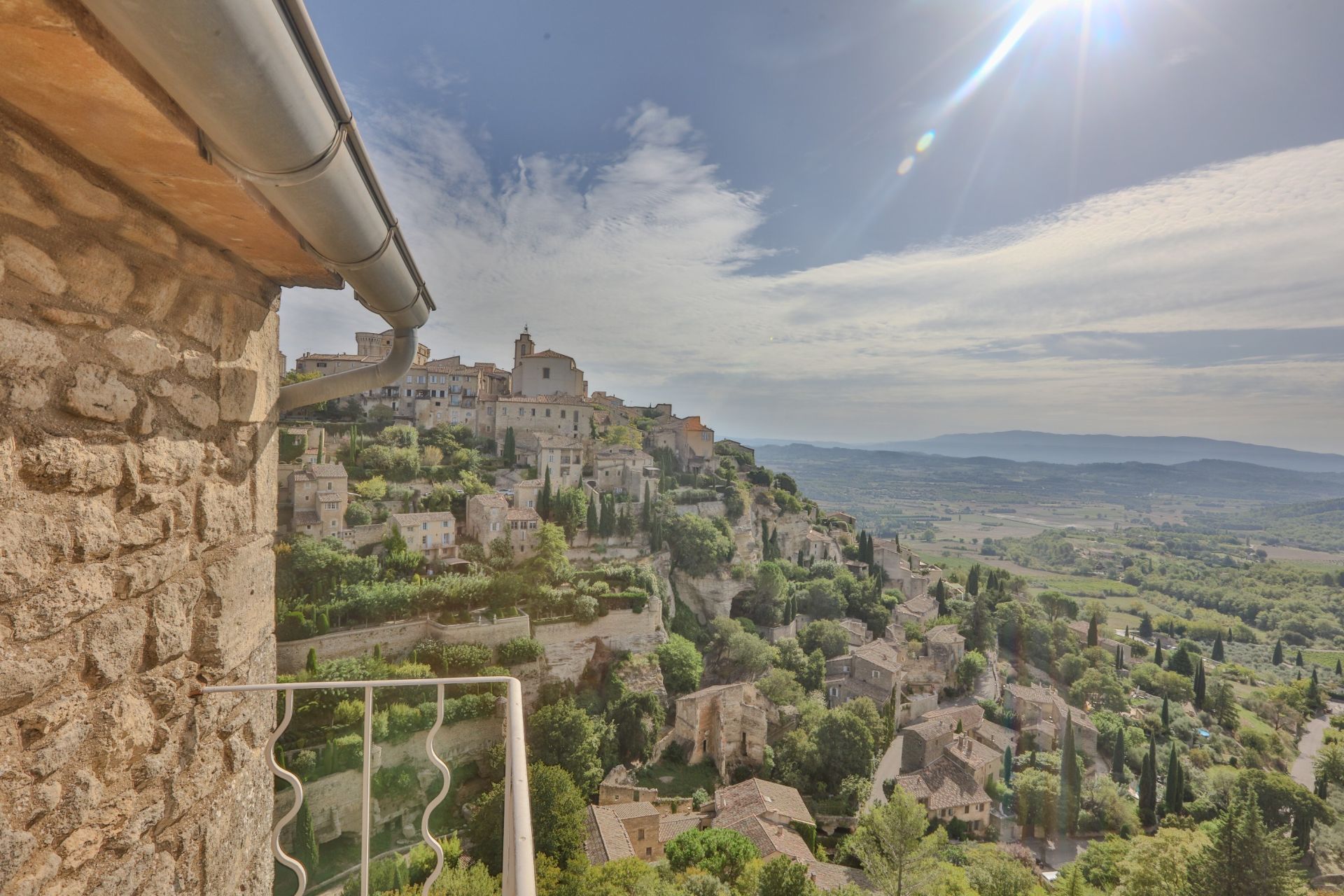 luxury house 4 Rooms for sale on GORDES (84220)