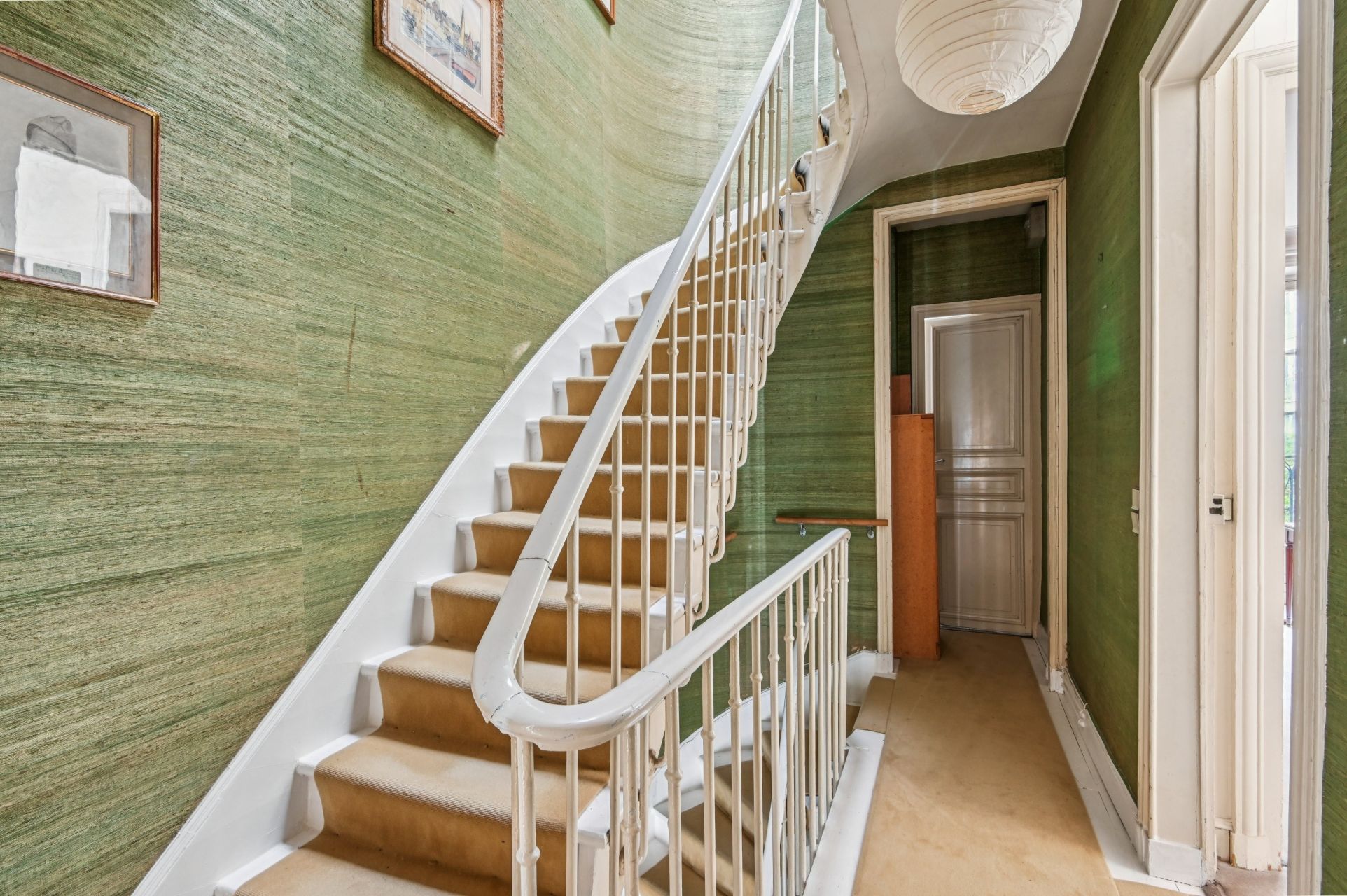 luxury house 7 Rooms for sale on PARIS (75016)