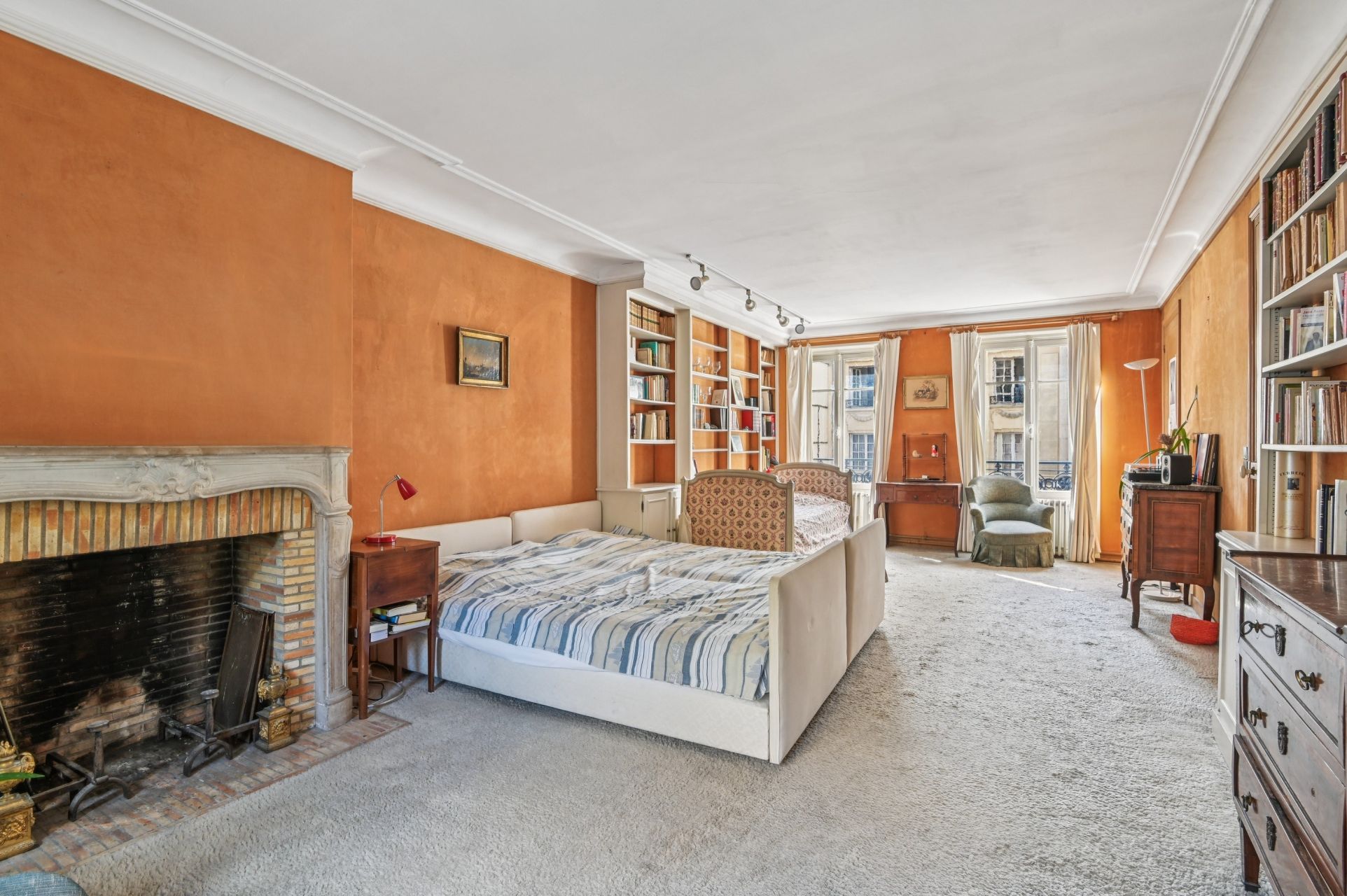 luxury house 7 Rooms for sale on PARIS (75016)