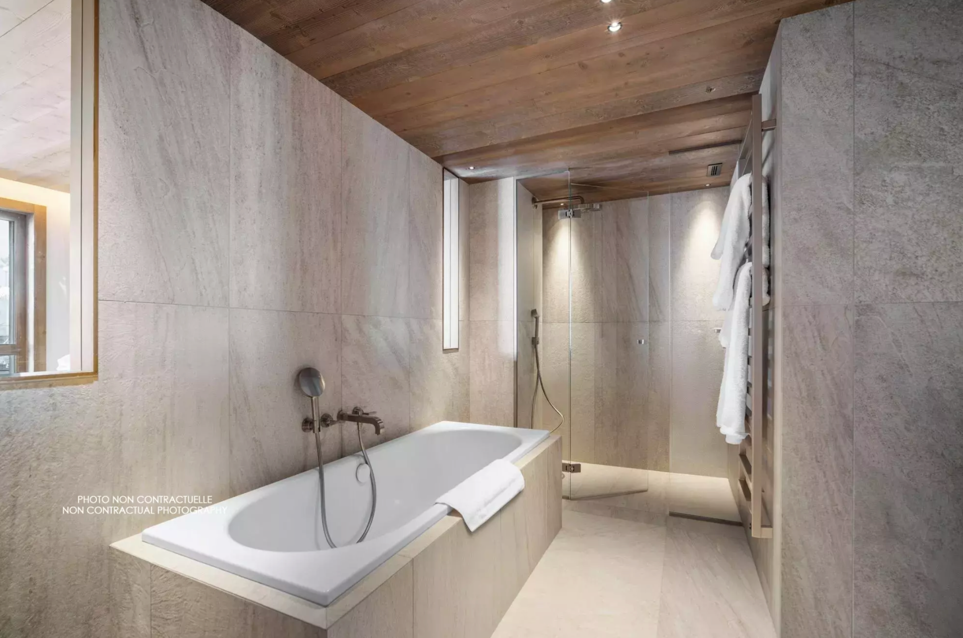 luxury apartment 5 Rooms for seasonal rent on COURCHEVEL (73120)