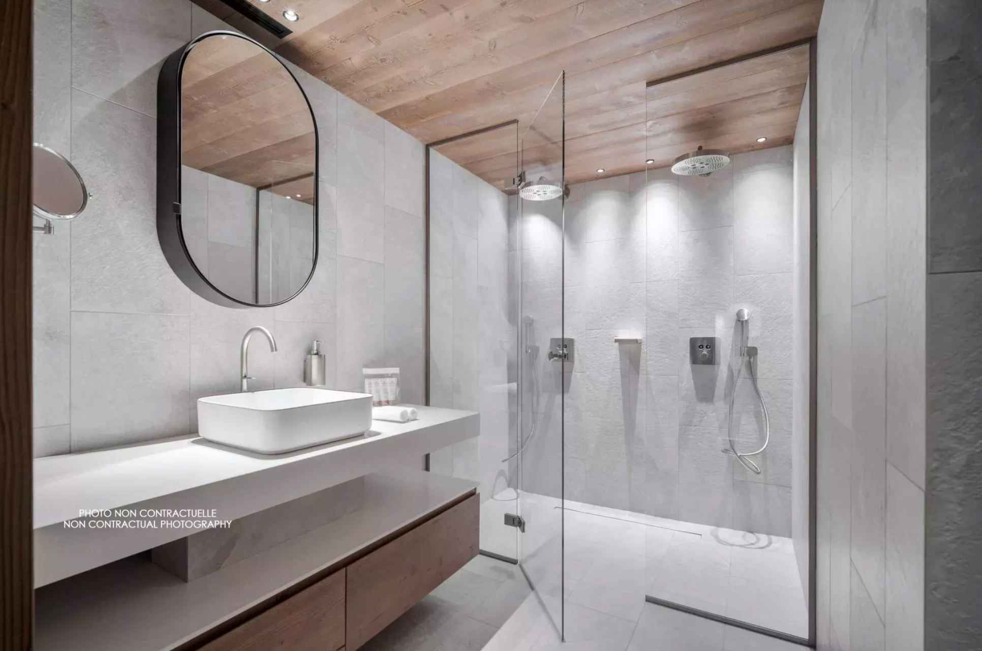 luxury apartment 5 Rooms for seasonal rent on COURCHEVEL (73120)