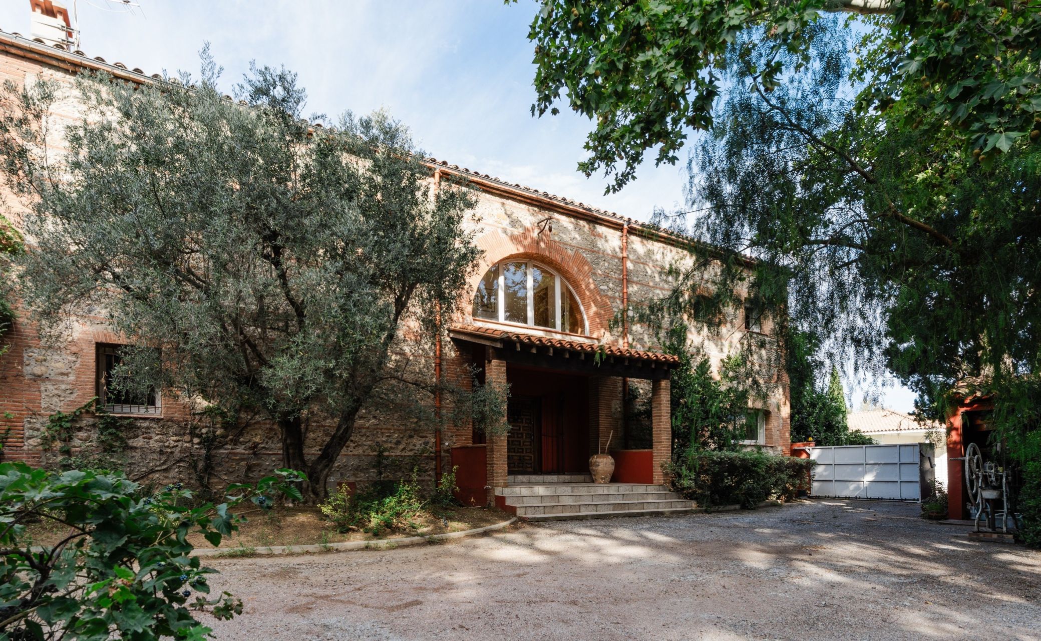 luxury house 8 Rooms for sale on CABESTANY (66330)