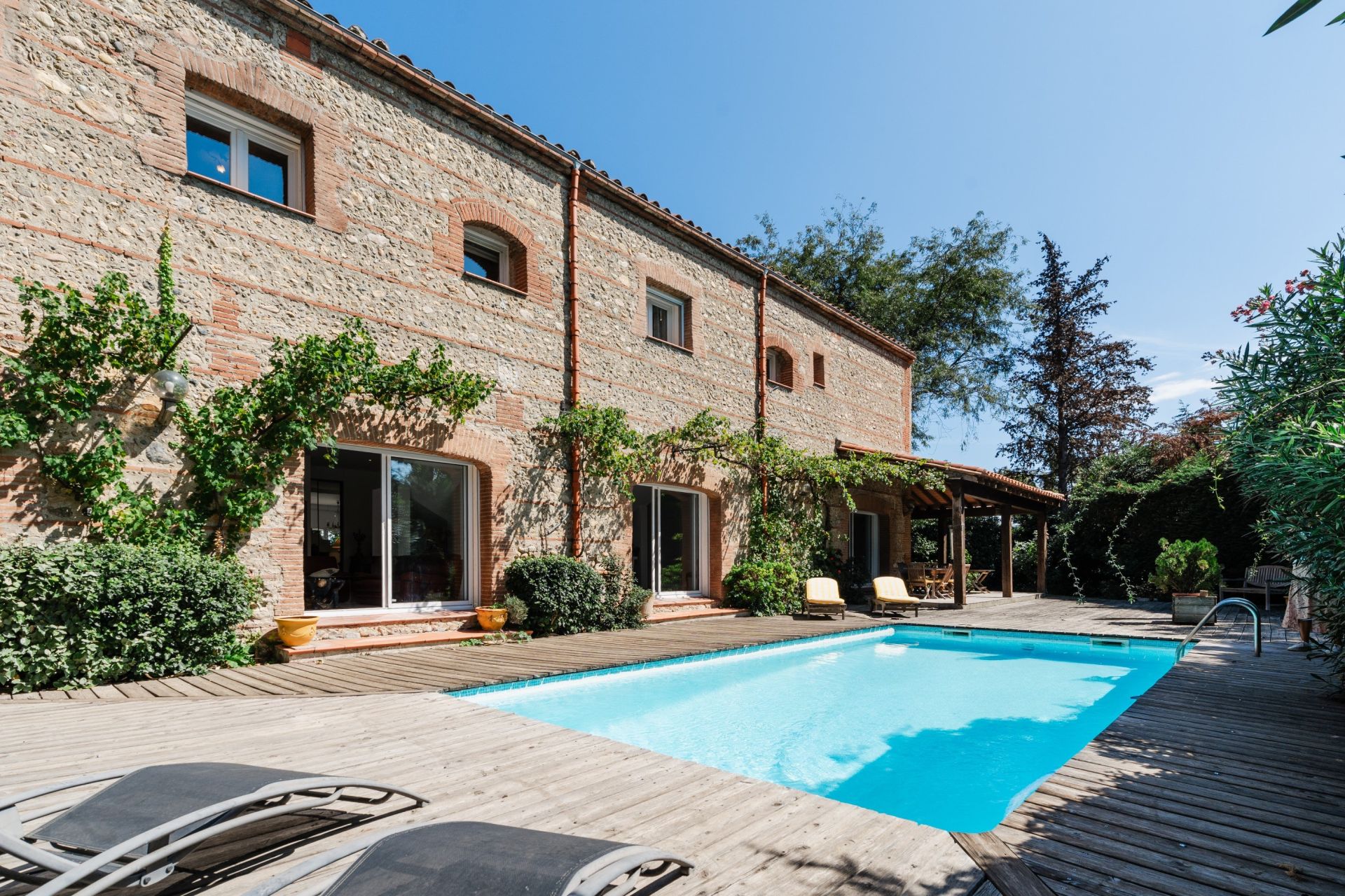 luxury house 8 Rooms for sale on CABESTANY (66330)