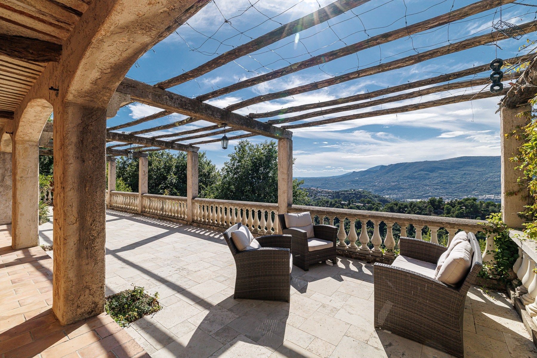 maison provençale de luxe 5 Pièces en vente sur ASPREMONT (06790)