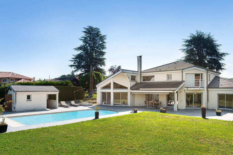 architect's house 8 Rooms for sale on NERNIER (74140)