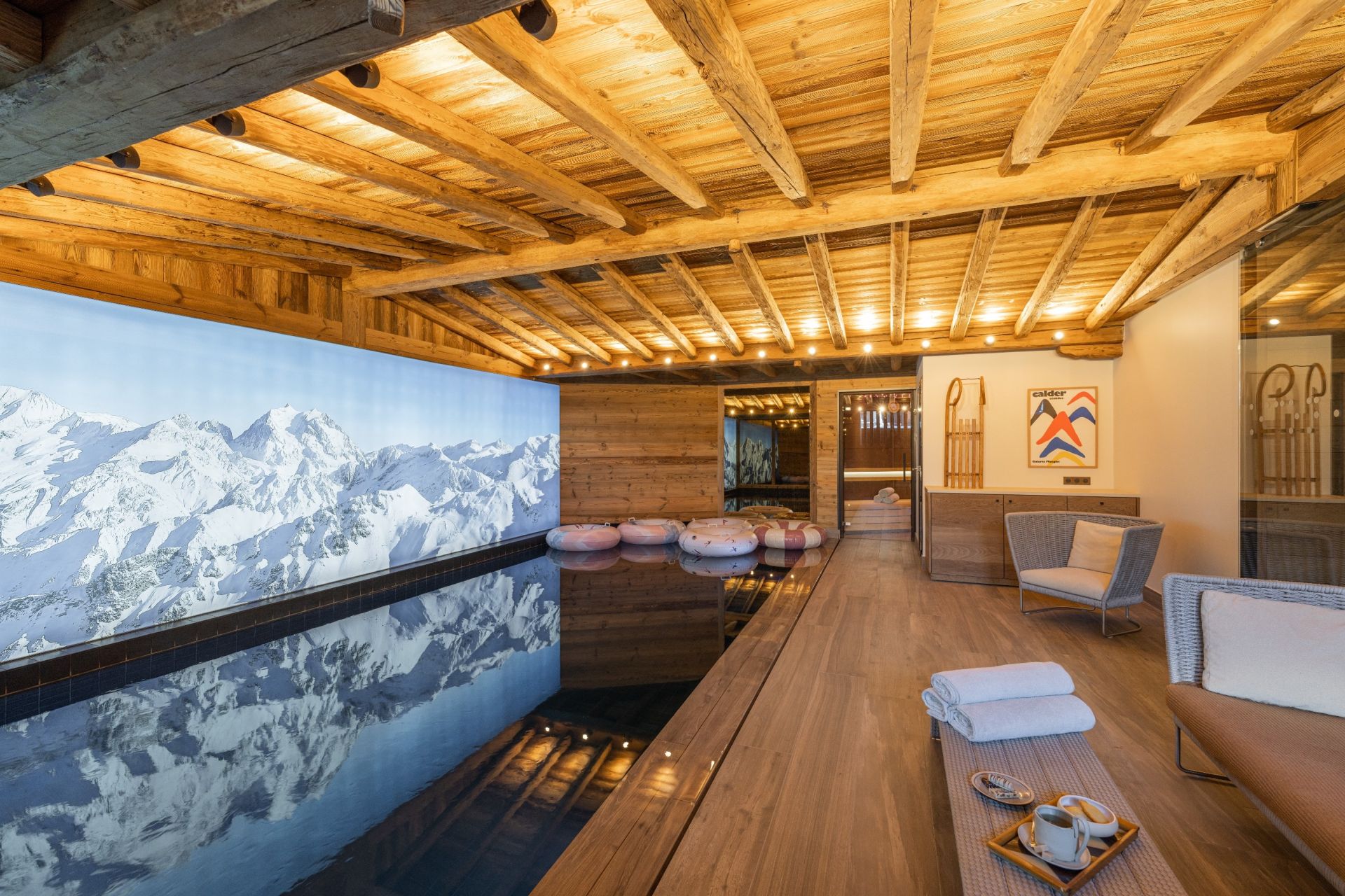 luxury chalet 12 Rooms for seasonal rent on COURCHEVEL (73120)