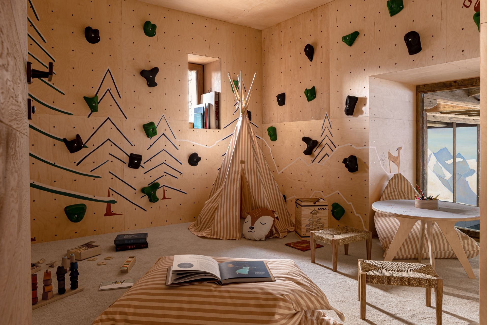 chalet de luxe 12 Pièces en location saisonnière sur COURCHEVEL (73120)
