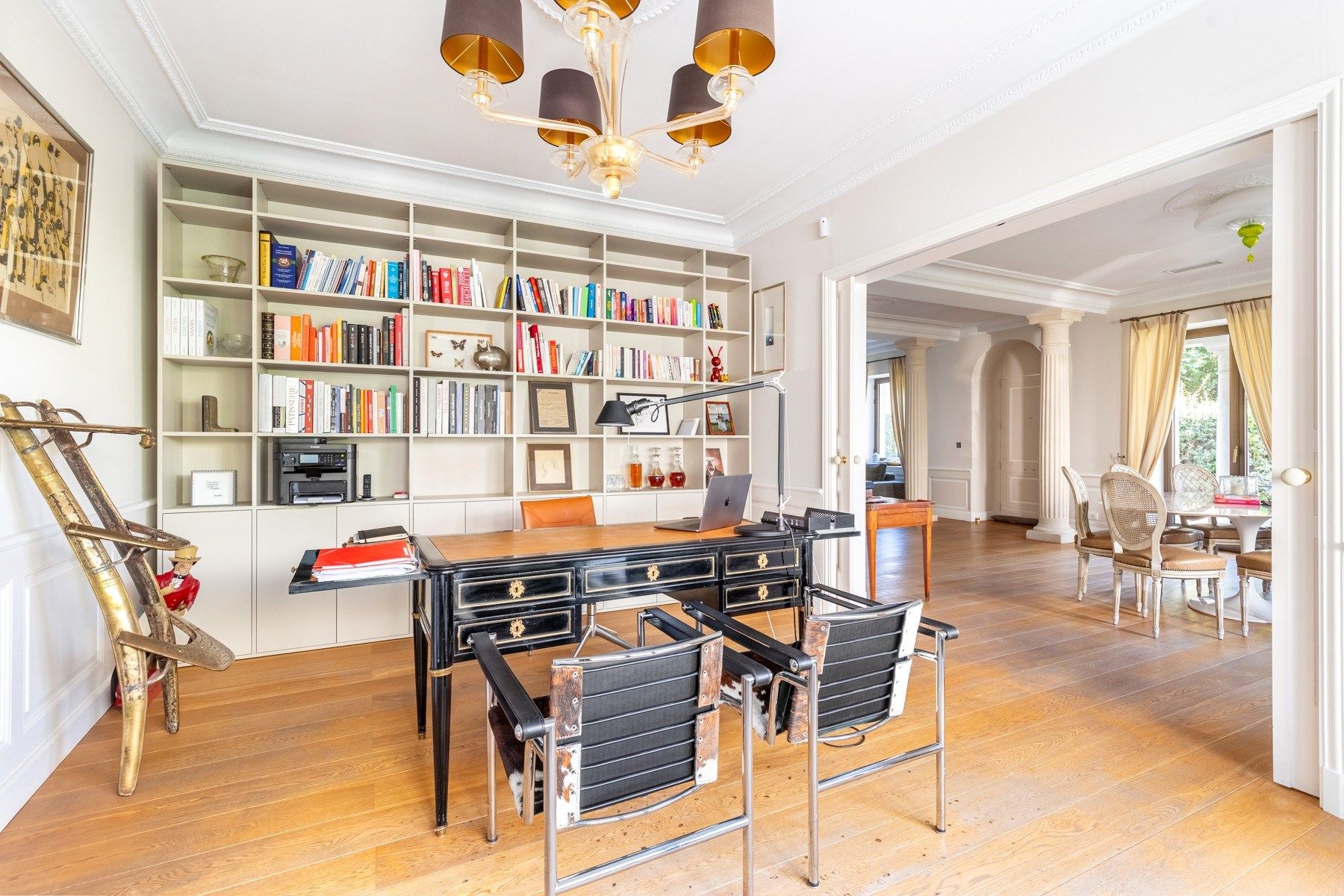 luxury house 8 Rooms for sale on BORDEAUX (33000)