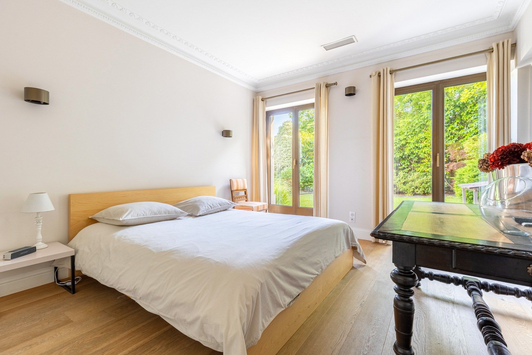 luxury house 8 Rooms for sale on BORDEAUX (33000)