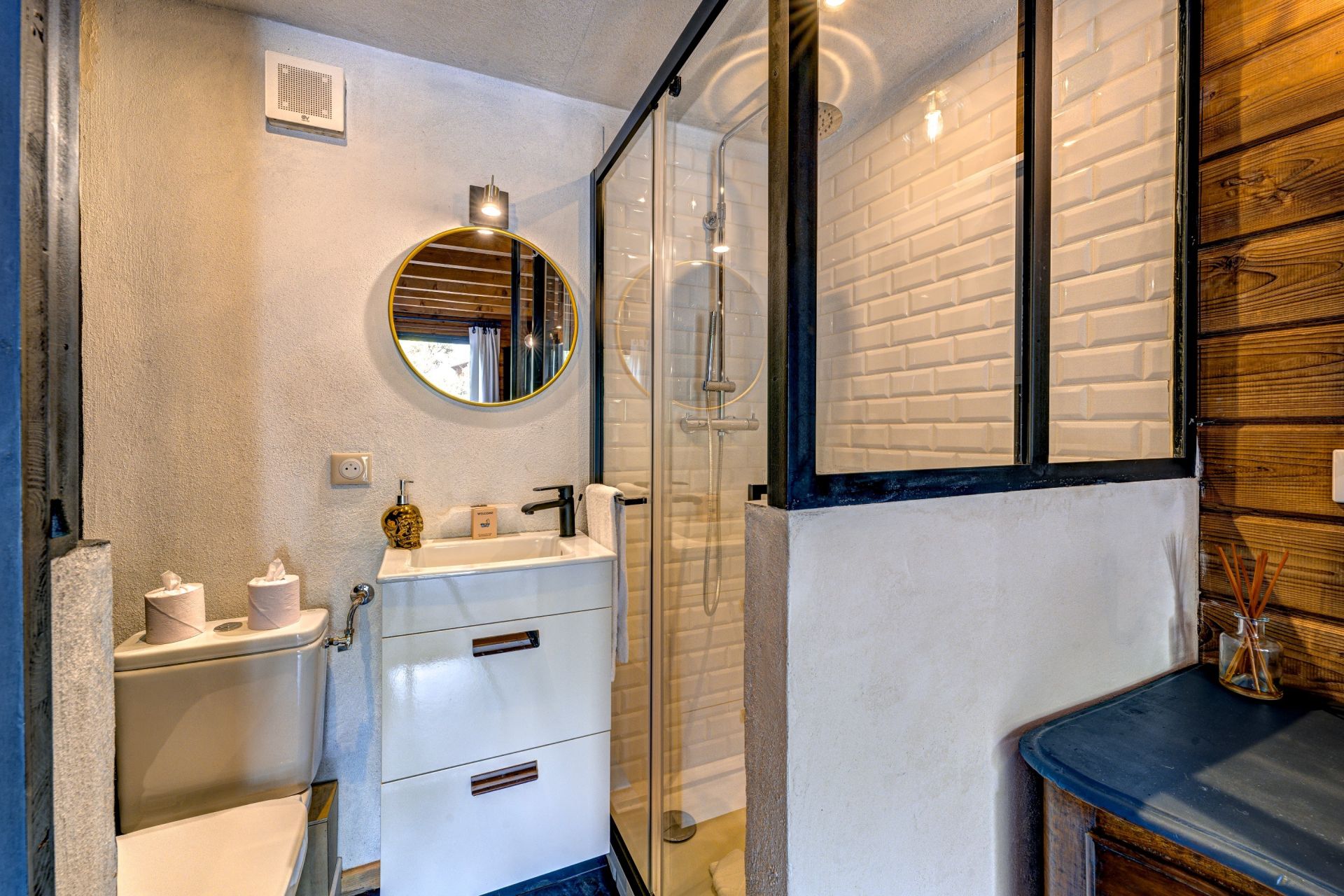 luxury chalet 6 Rooms for sale on CHAMONIX MONT BLANC (74400)