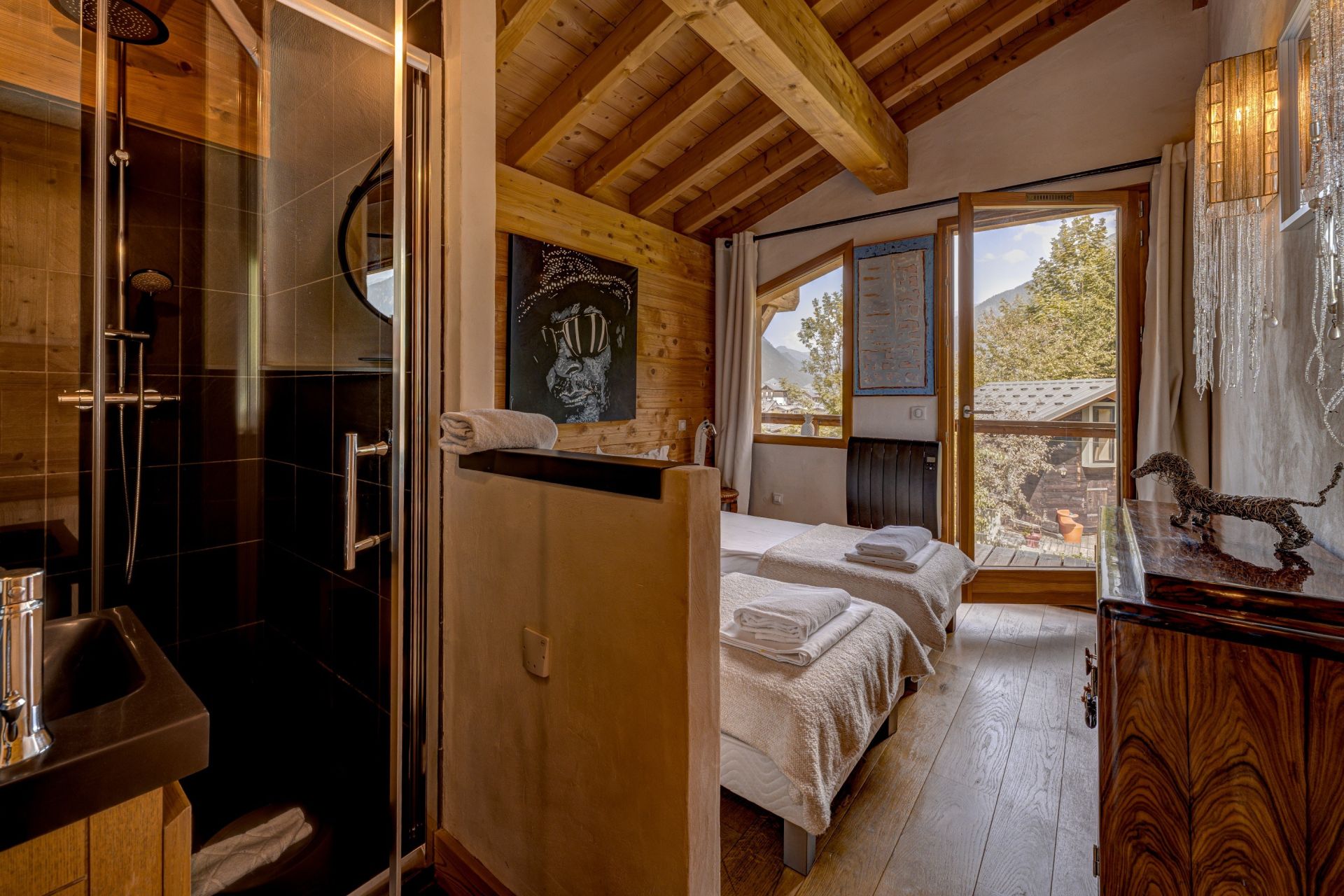 luxury chalet 6 Rooms for sale on CHAMONIX MONT BLANC (74400)
