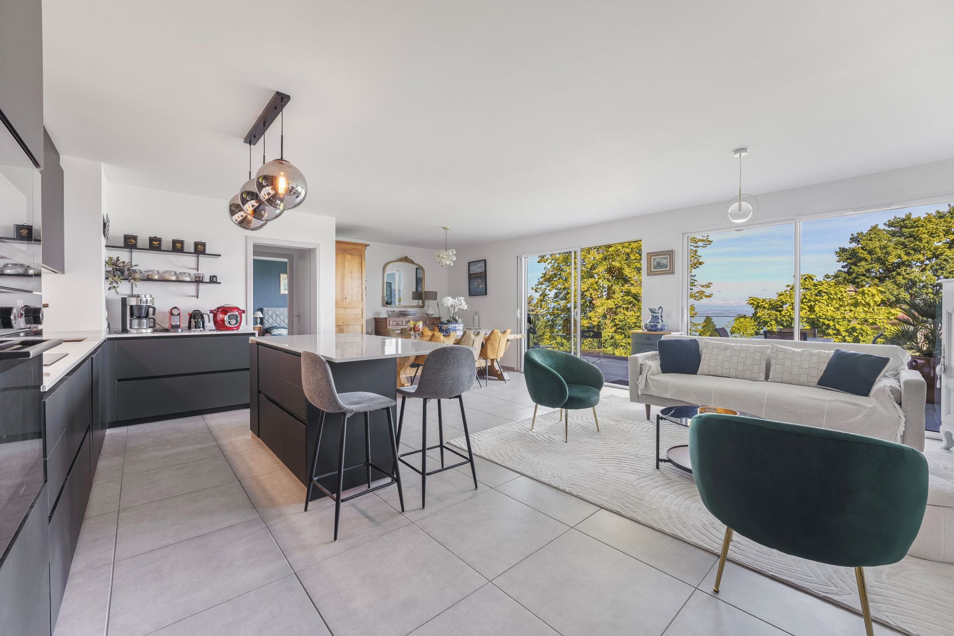 luxury apartment 4 Rooms for sale on EVIAN LES BAINS (74500)
