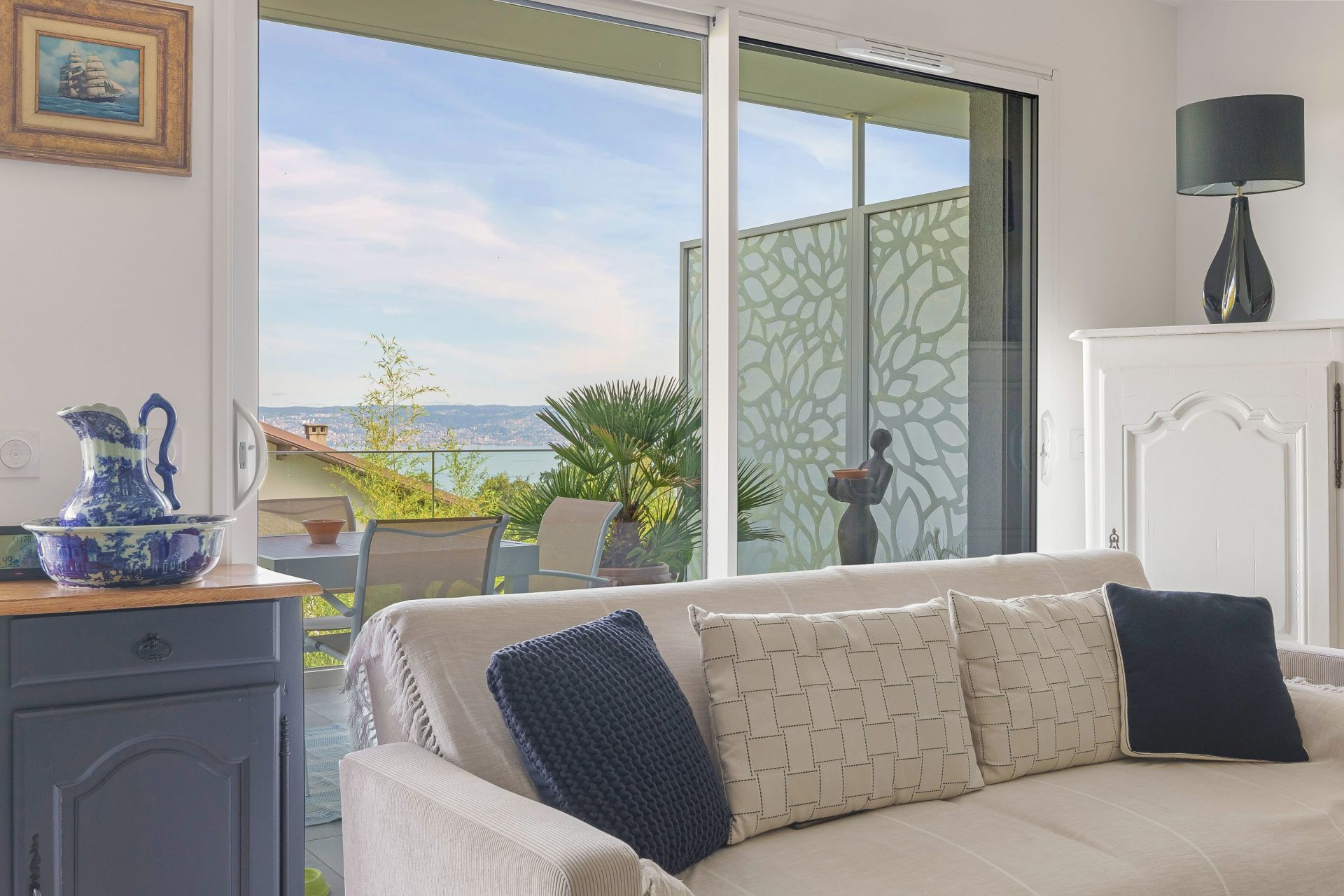 luxury apartment 4 Rooms for sale on EVIAN LES BAINS (74500)