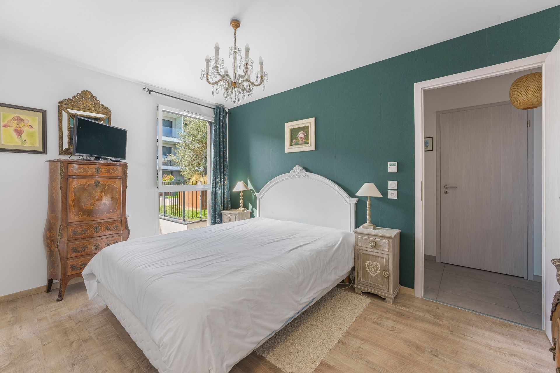 luxury apartment 4 Rooms for sale on EVIAN LES BAINS (74500)