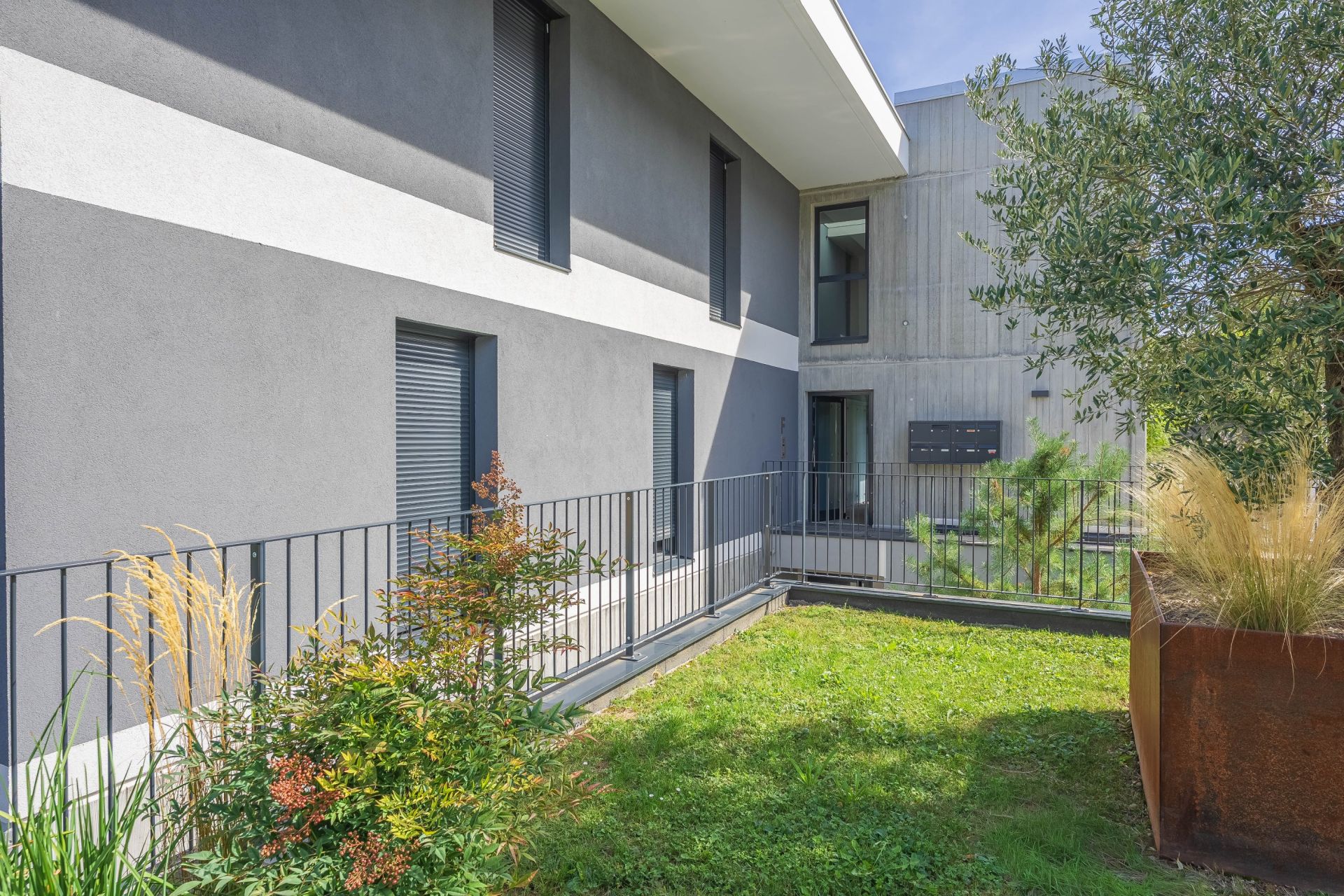 luxury apartment 4 Rooms for sale on EVIAN LES BAINS (74500)
