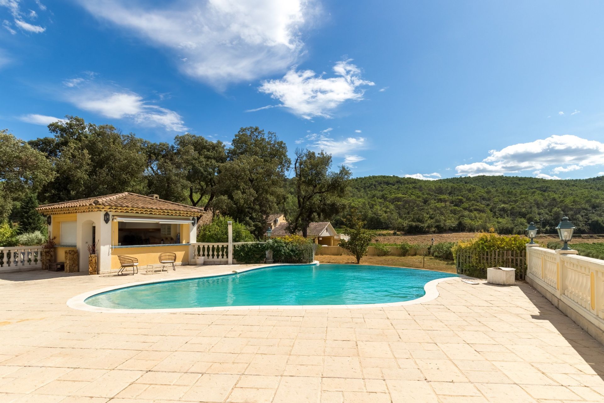 castle 10 Rooms for sale on CABASSE (83340)