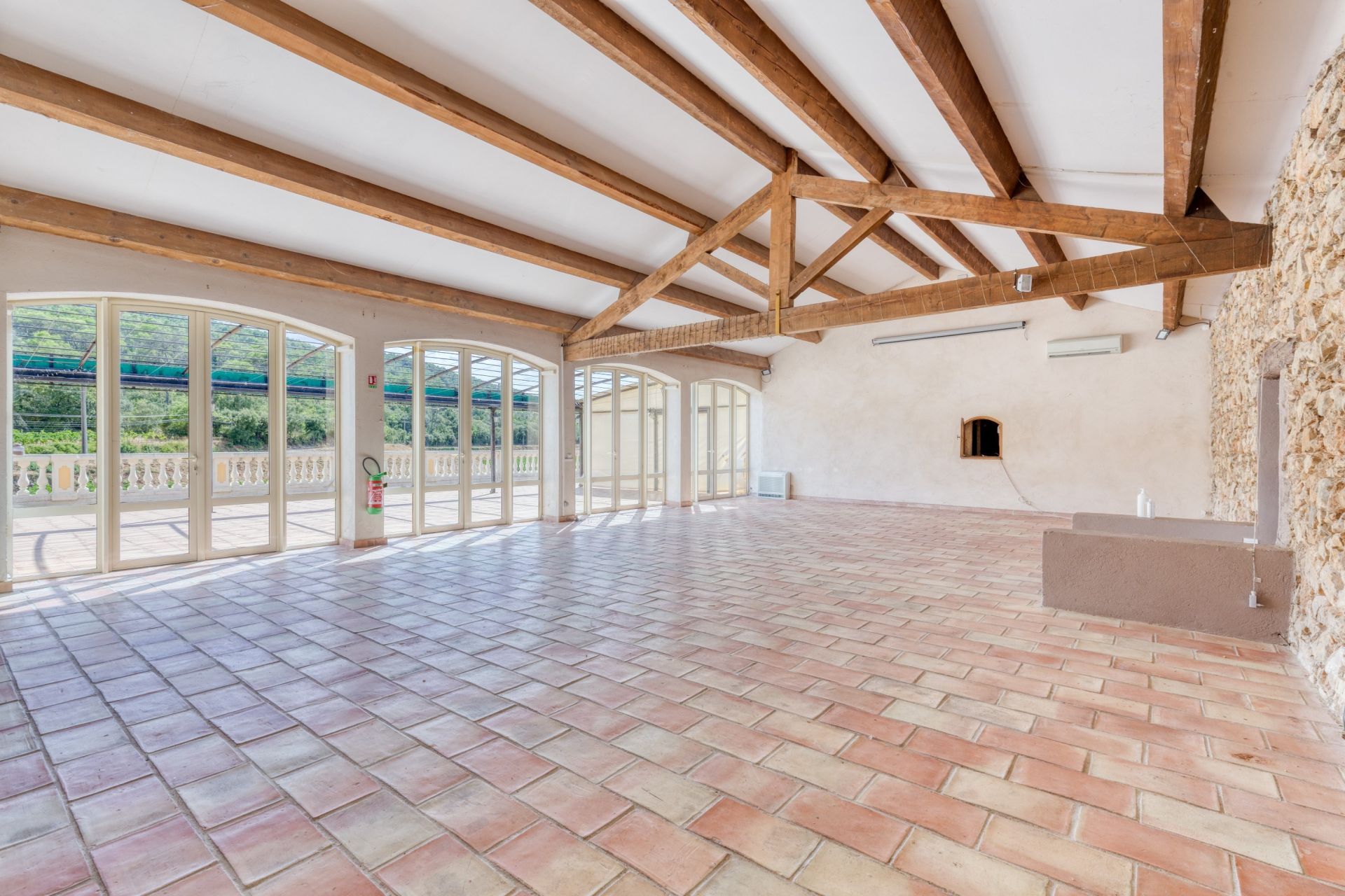 wine estate 10 Rooms for sale on CABASSE (83340)