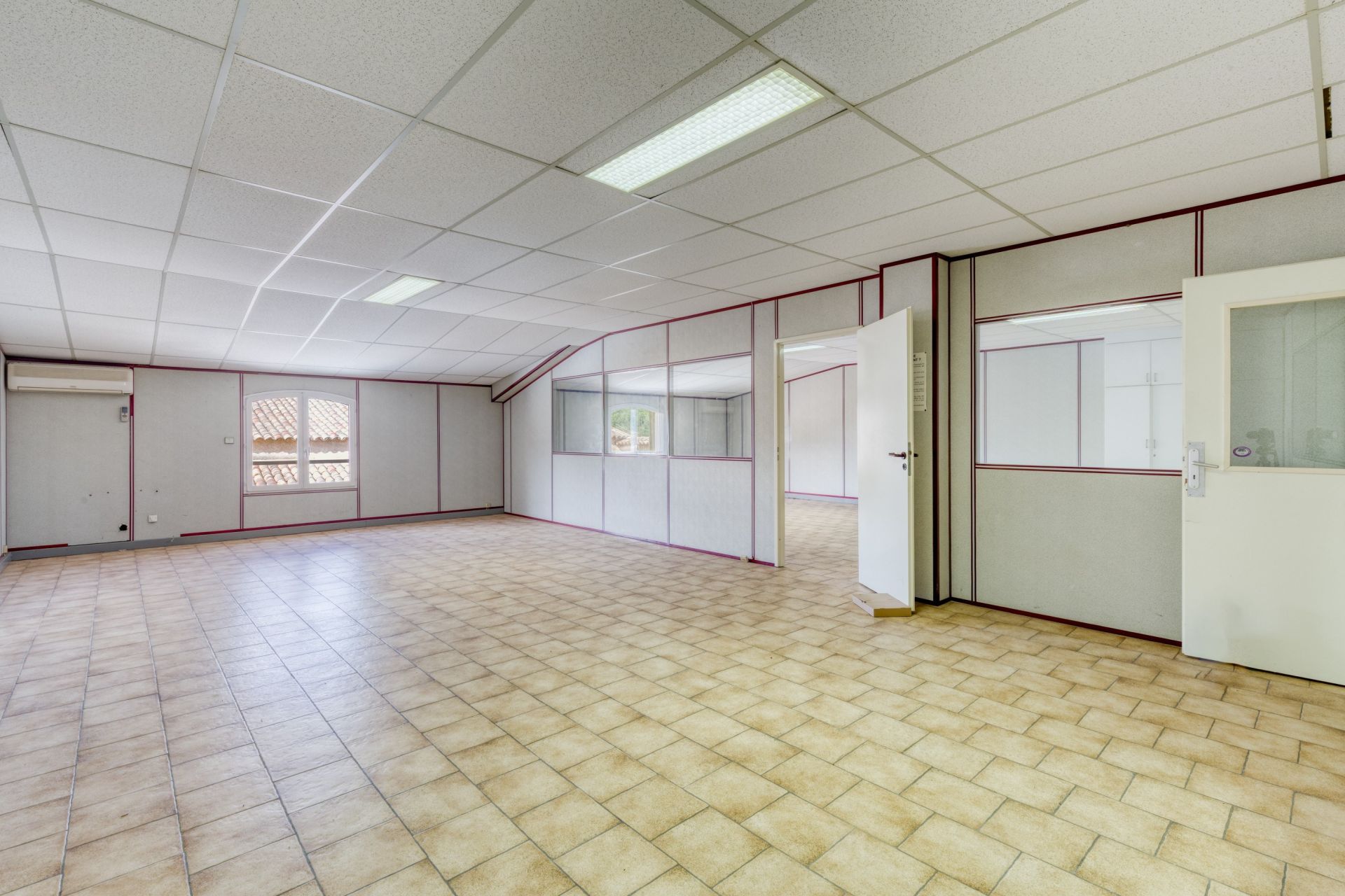 castle 10 Rooms for sale on CABASSE (83340)