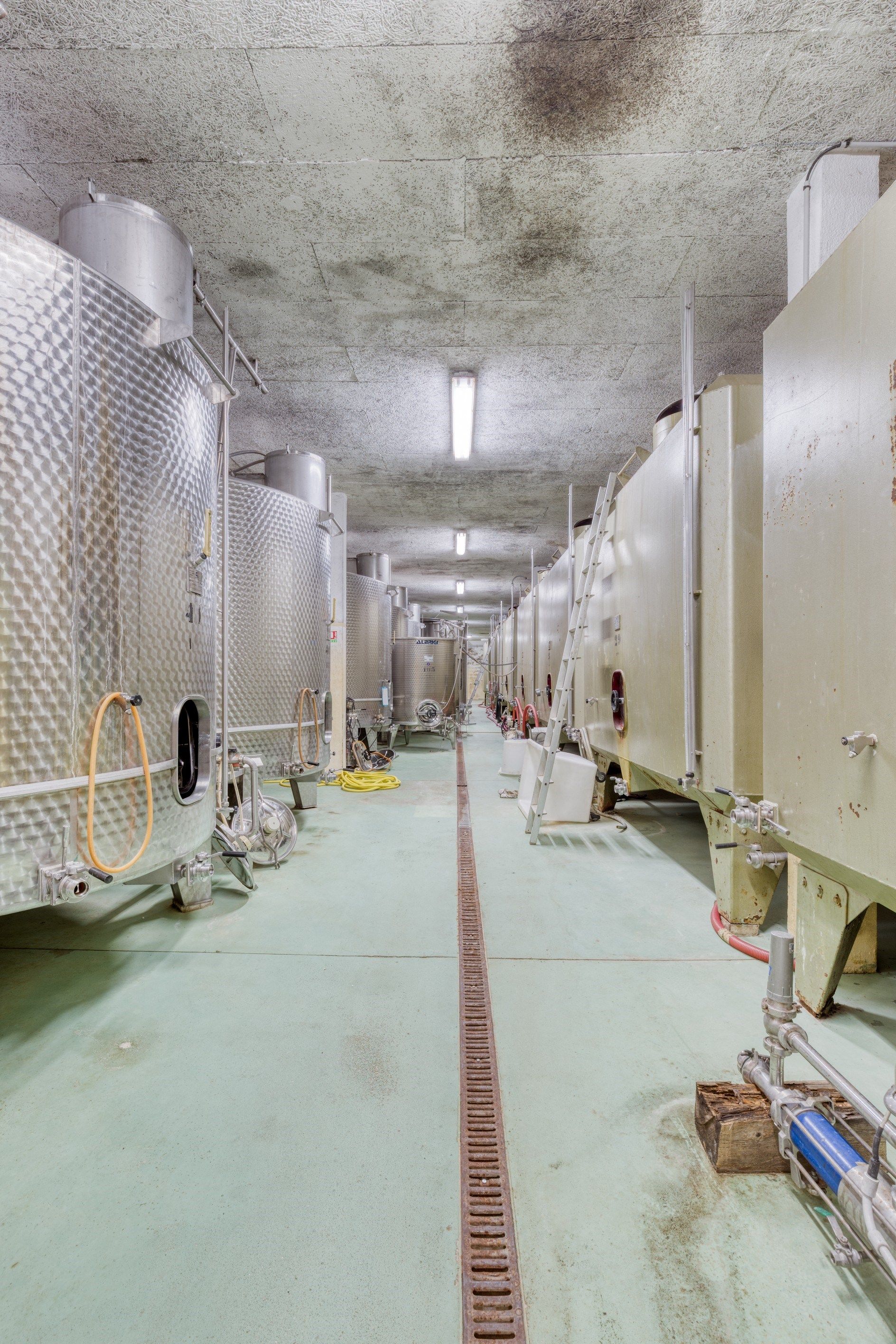 castle 10 Rooms for sale on CABASSE (83340)