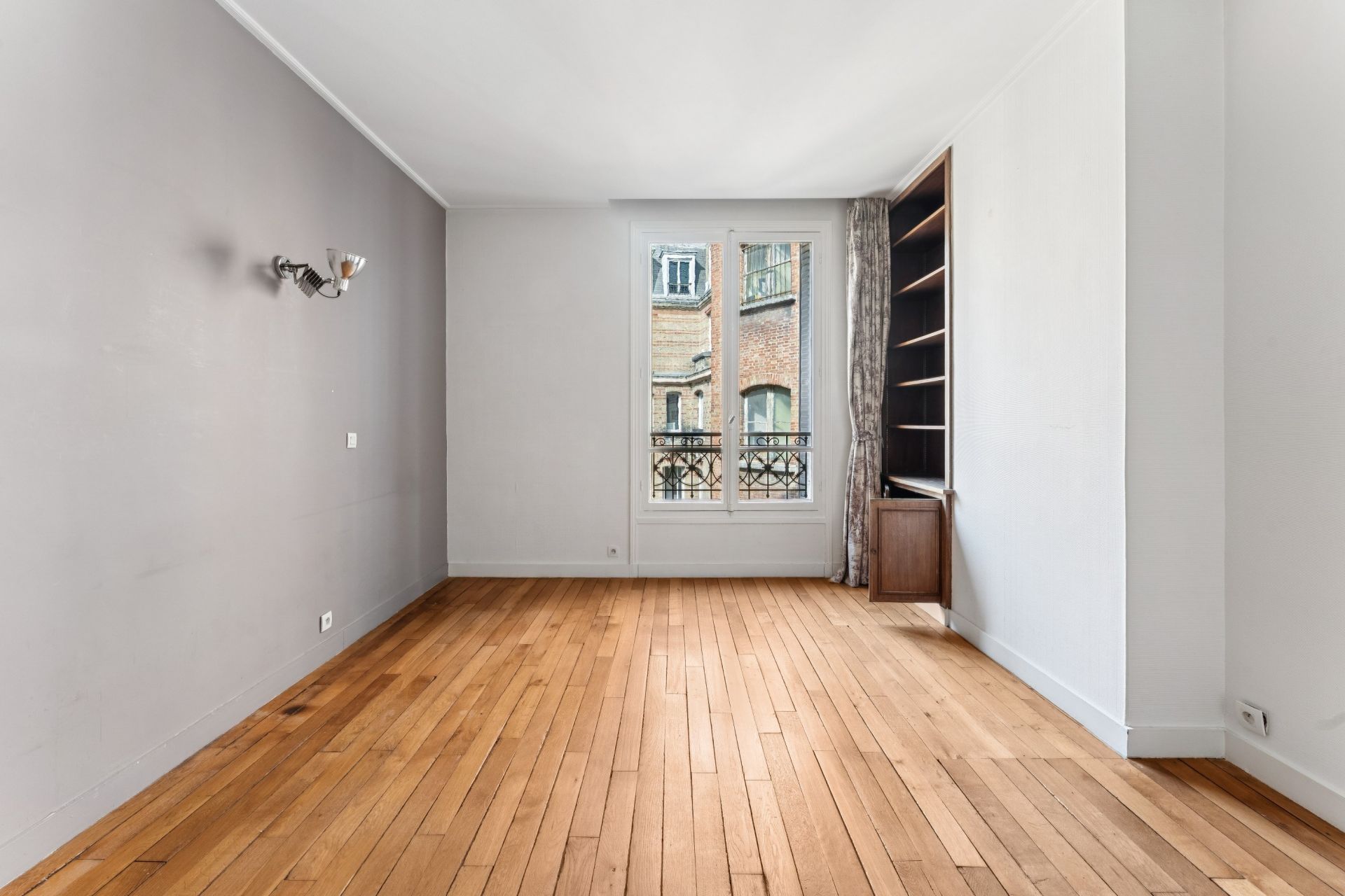 luxury apartment 7 Rooms for sale on PARIS (75009)