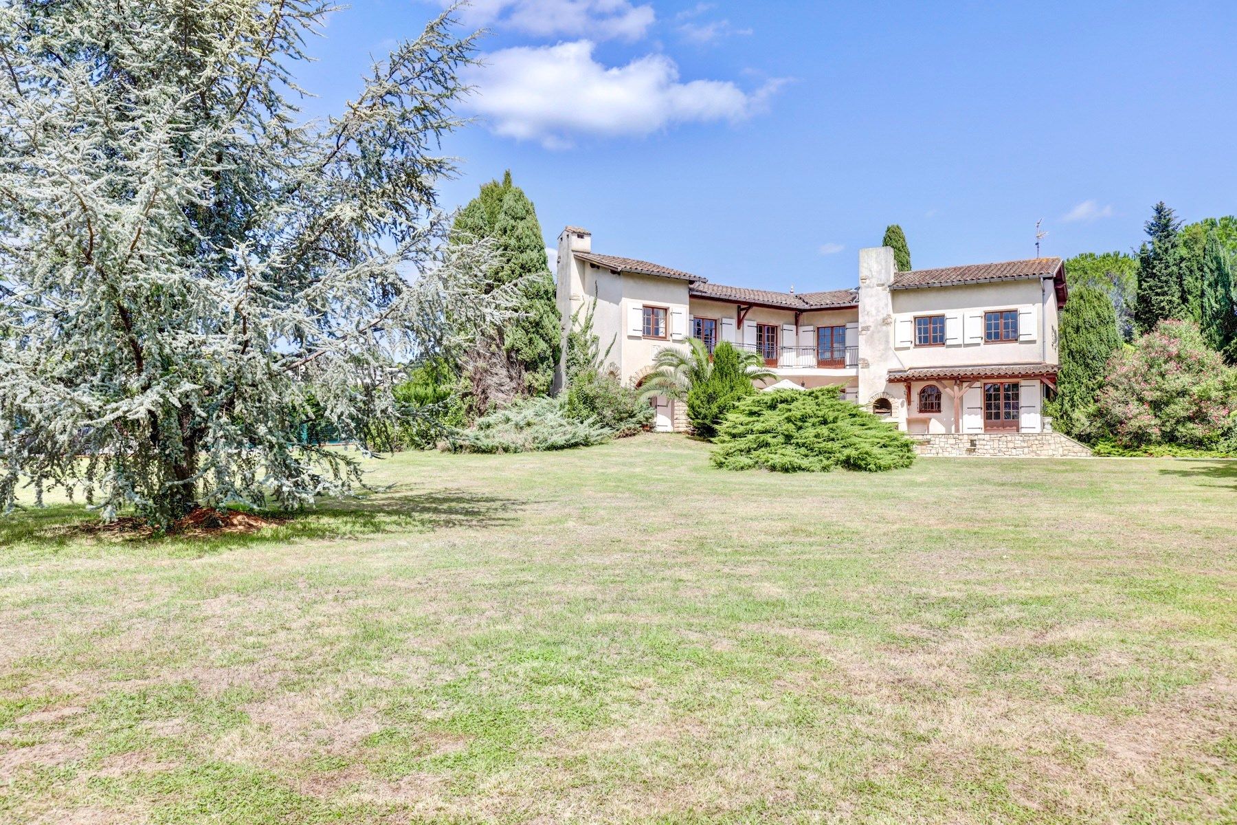 luxury house 6 Rooms for sale on ST JEAN (31240)