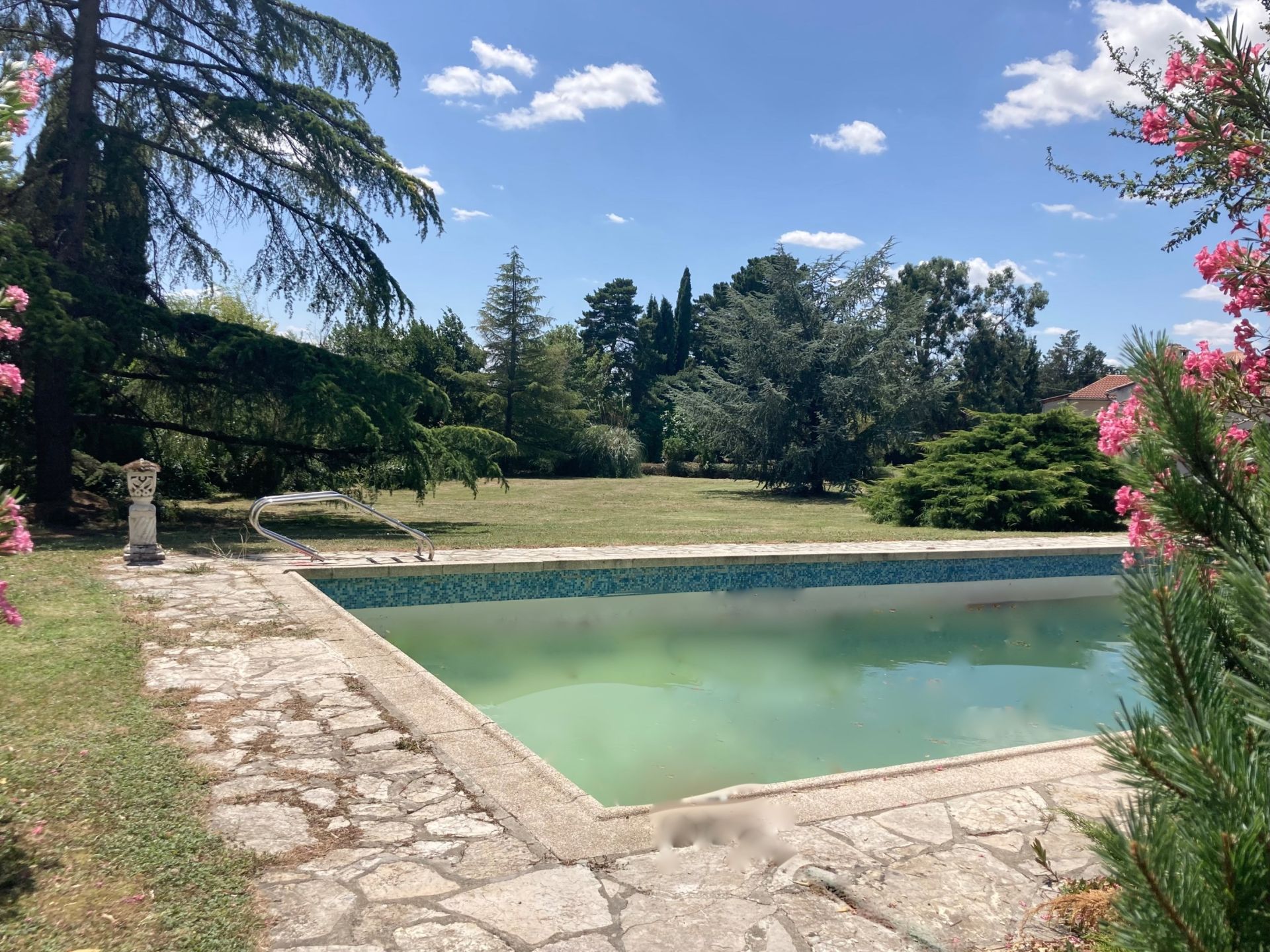 luxury house 6 Rooms for sale on ST JEAN (31240)