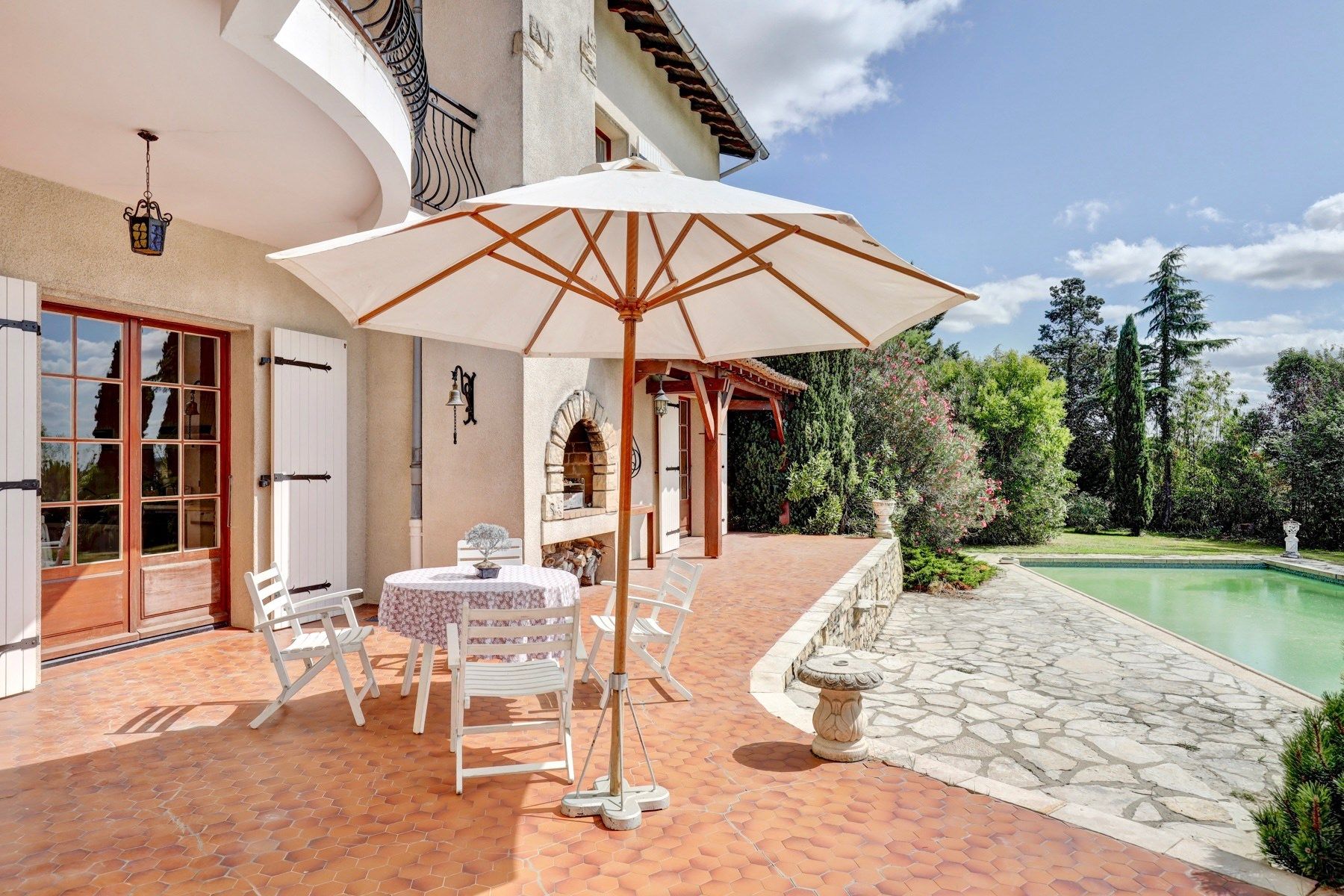 luxury house 6 Rooms for sale on ST JEAN (31240)