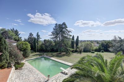 Sale Luxury house Saint-Jean 6 Rooms 242 m²