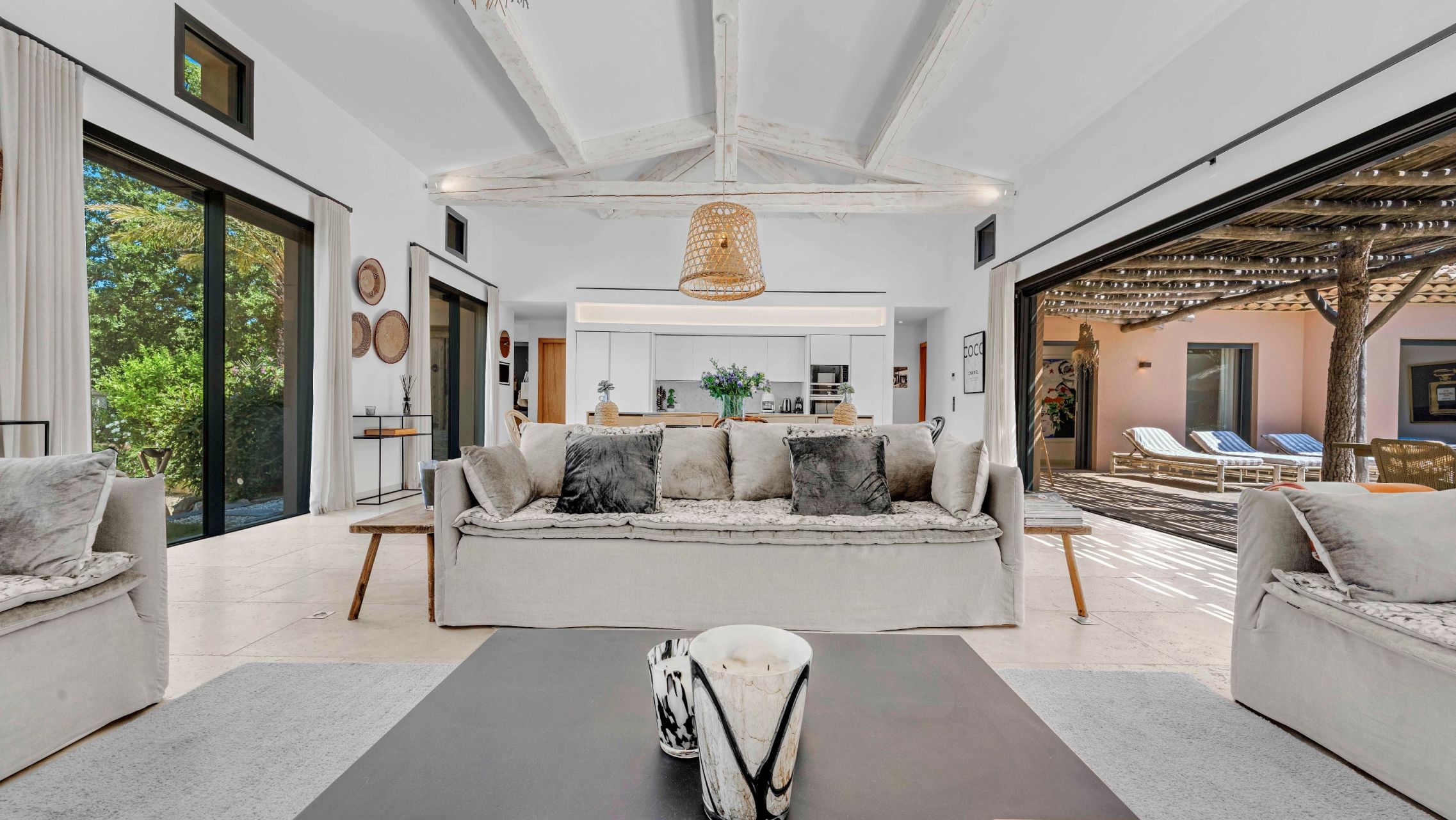 luxury provencale house 6 Rooms for sale on ST TROPEZ (83990)