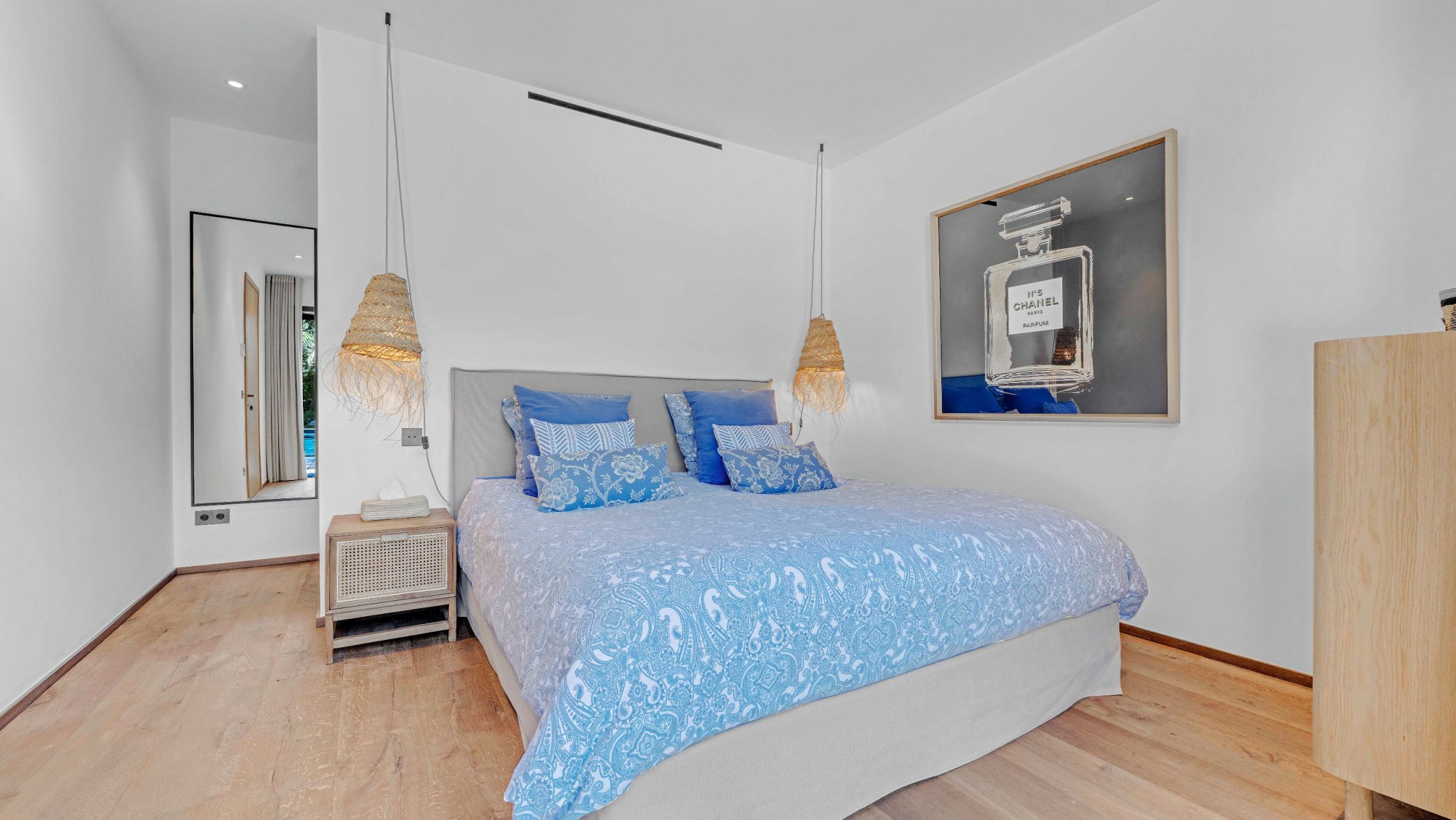 luxury provencale house 6 Rooms for sale on ST TROPEZ (83990)