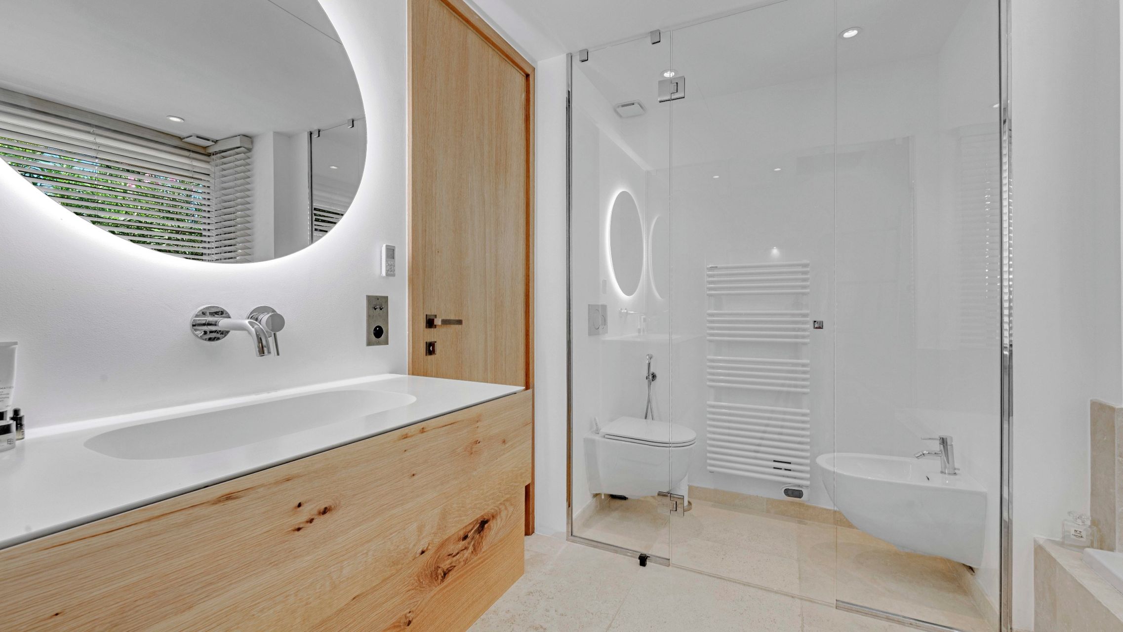 luxury provencale house 6 Rooms for sale on ST TROPEZ (83990)