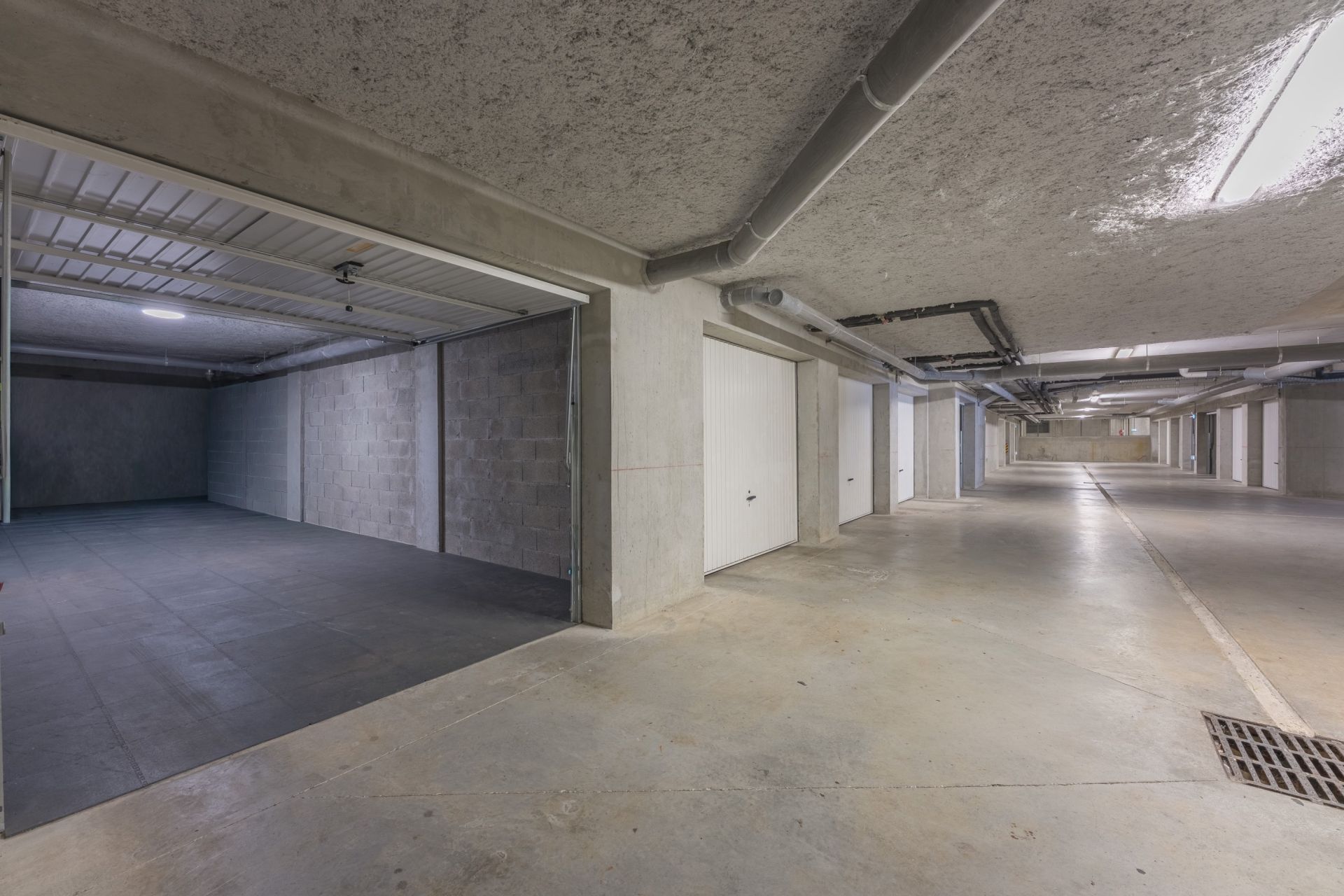 luxury apartment 4 Rooms for sale on VETRAZ MONTHOUX (74100)