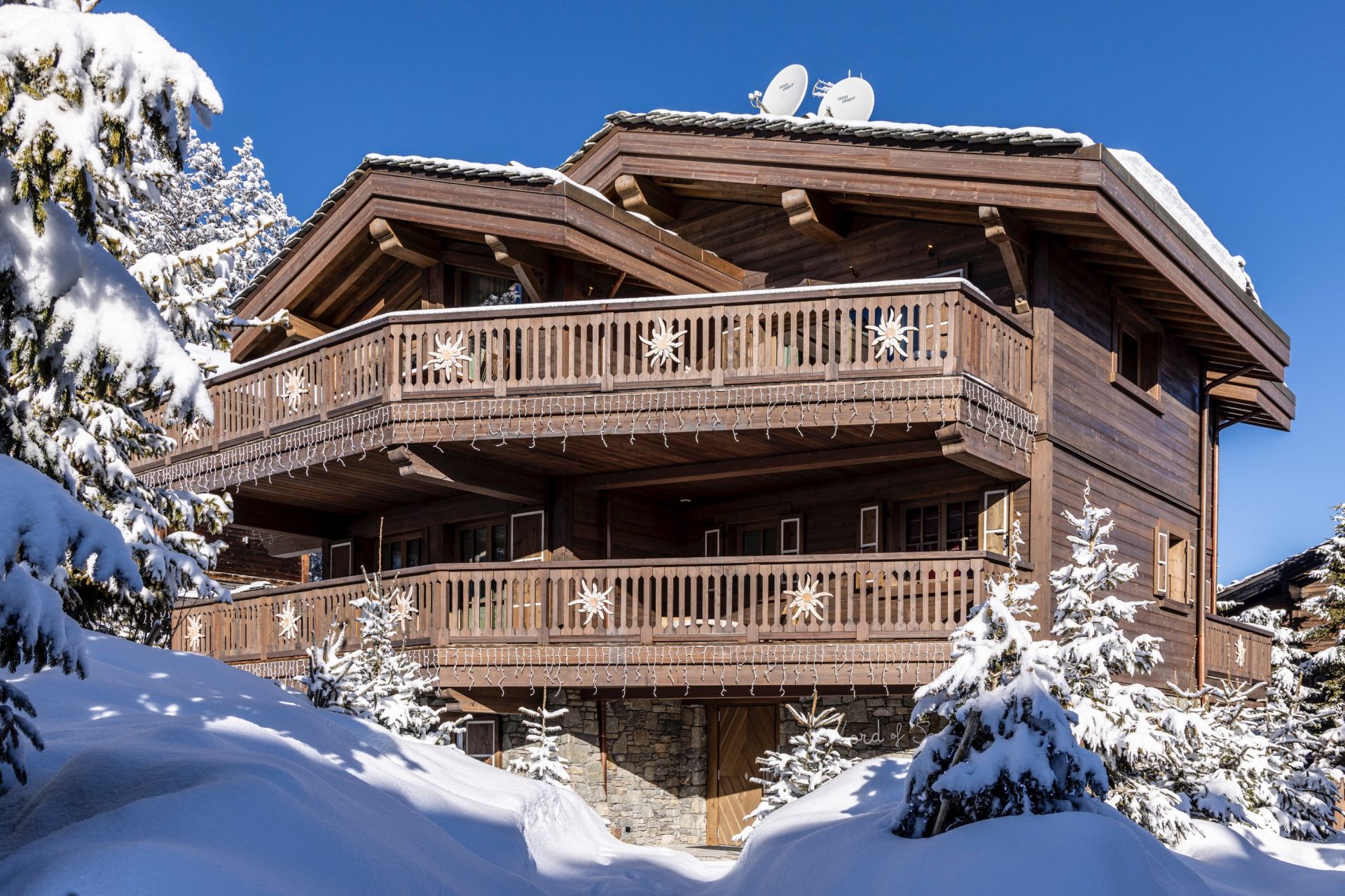 chalet de luxe 15 Pièces en location saisonnière sur COURCHEVEL (73120)