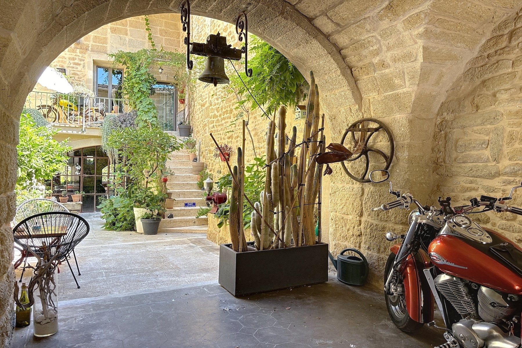 maison de luxe 9 Pièces en vente sur AUBAIS (30250)