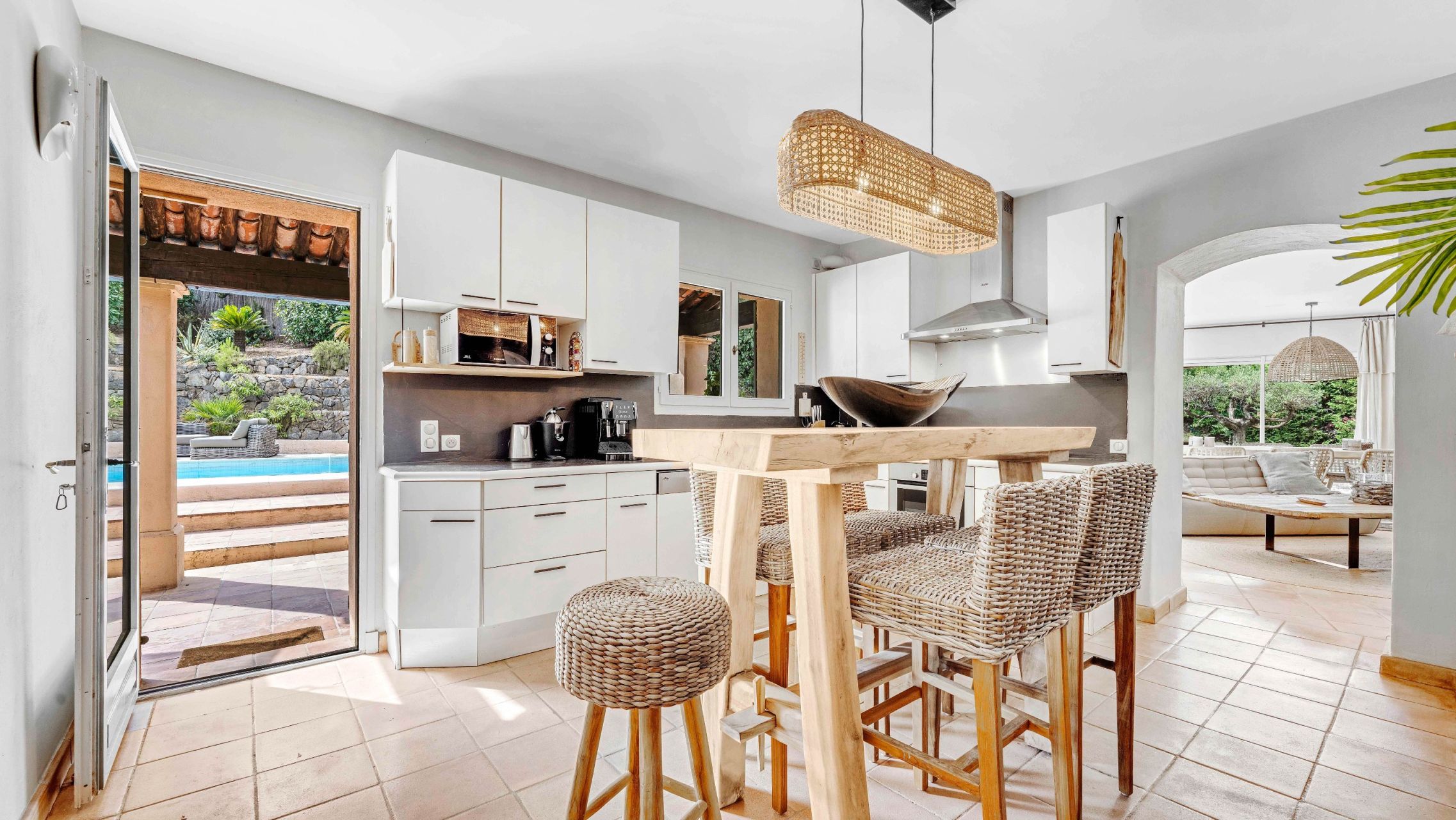 luxury provencale house 6 Rooms for sale on LA CROIX VALMER (83420)