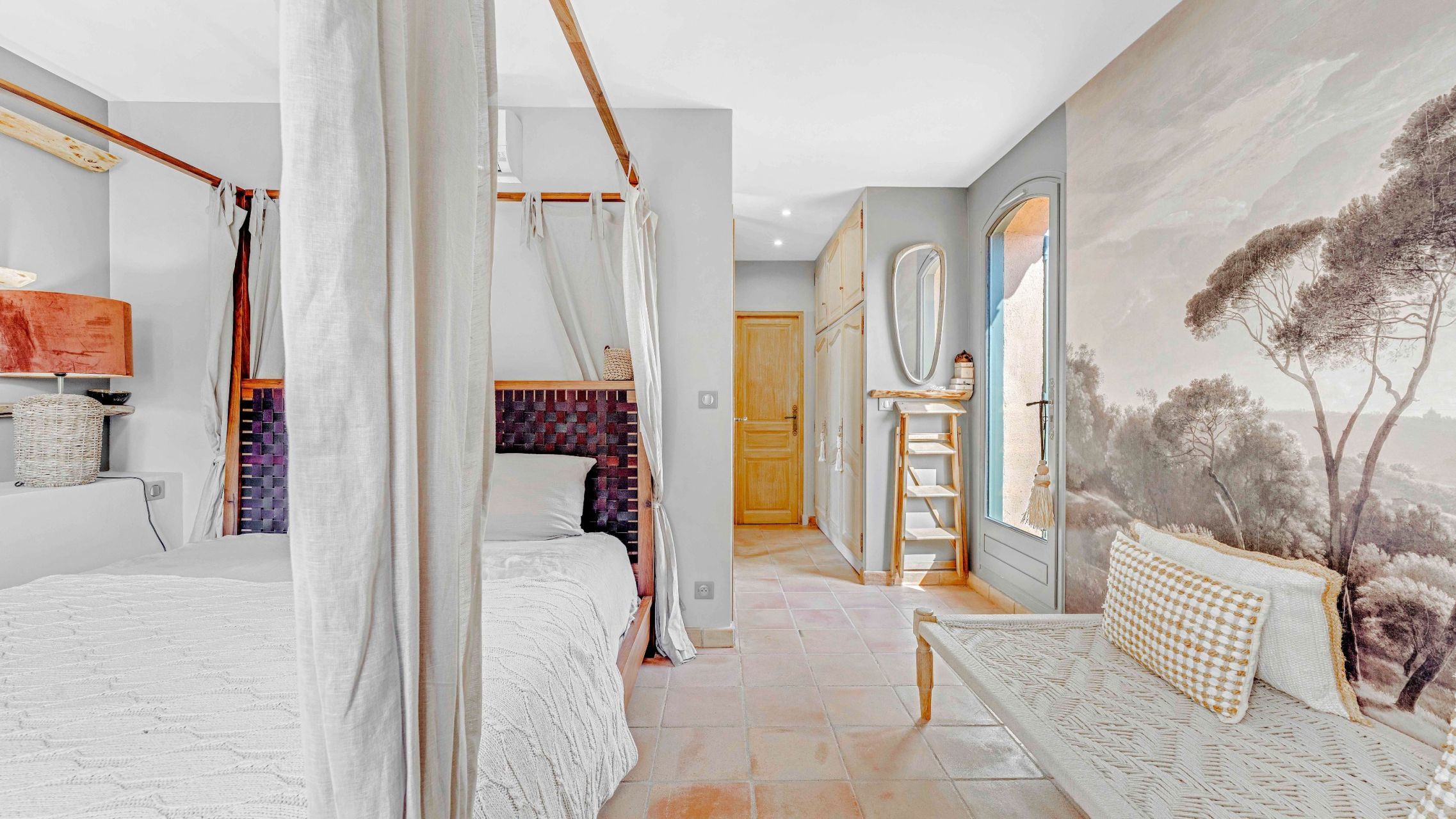 luxury provencale house 6 Rooms for sale on LA CROIX VALMER (83420)