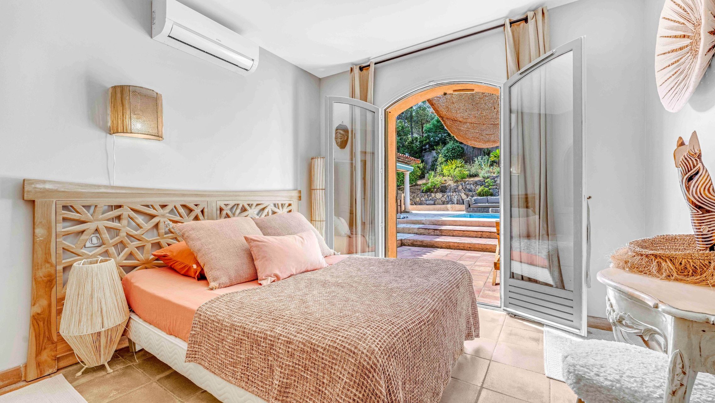 luxury provencale house 6 Rooms for sale on LA CROIX VALMER (83420)