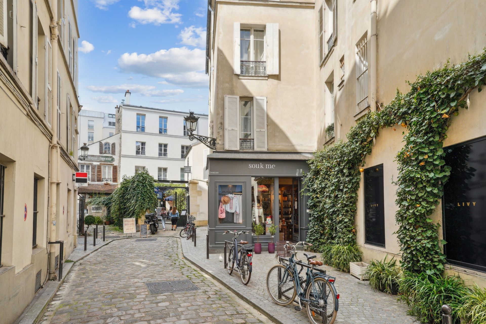 luxury apartment 3 Rooms for sale on PARIS (75116)