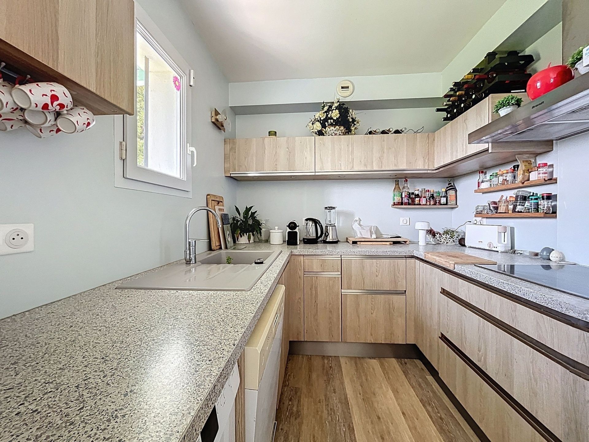 luxury house 7 Rooms for sale on URRUGNE (64122)