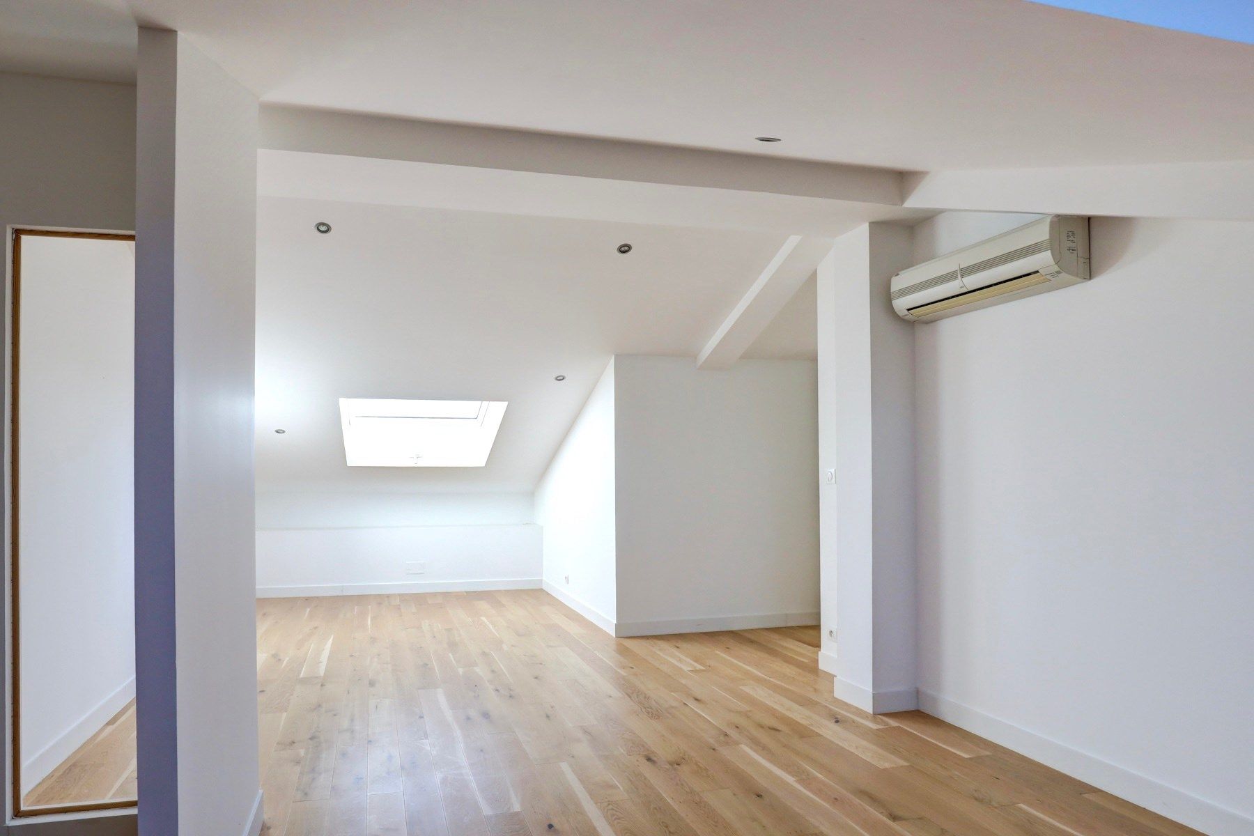 luxury apartment 6 Rooms for sale on TOULOUSE (31000)