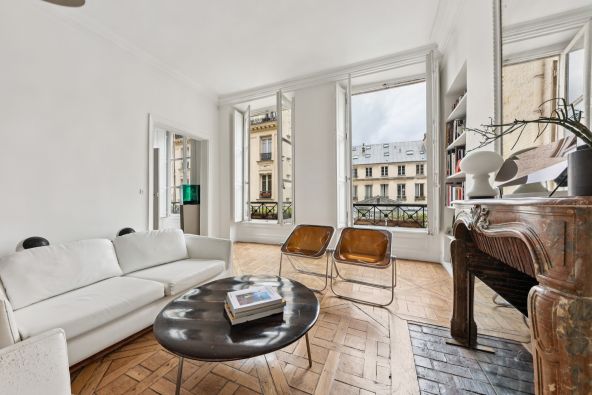 Sale Luxury apartment Paris 3 4 Rooms 106 m²